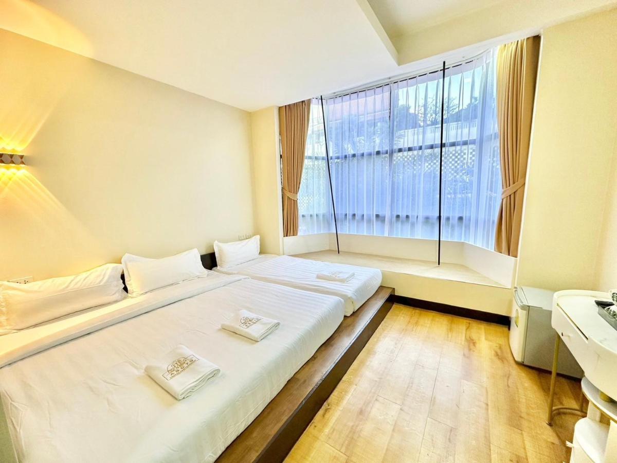 Deluxe Double Room,1489941706:JPEG