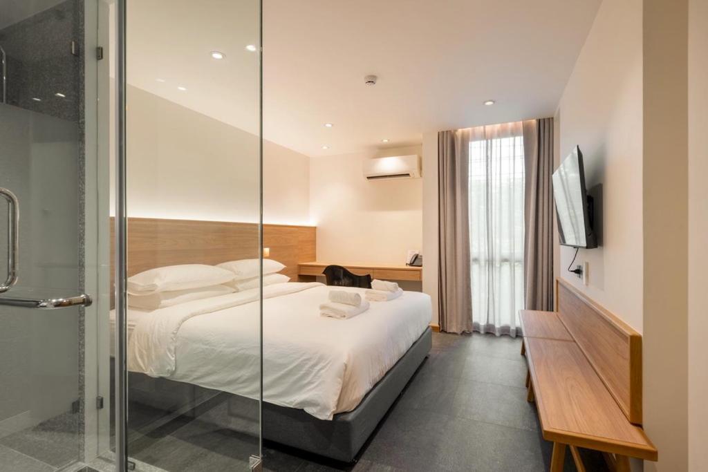 Standard King Room