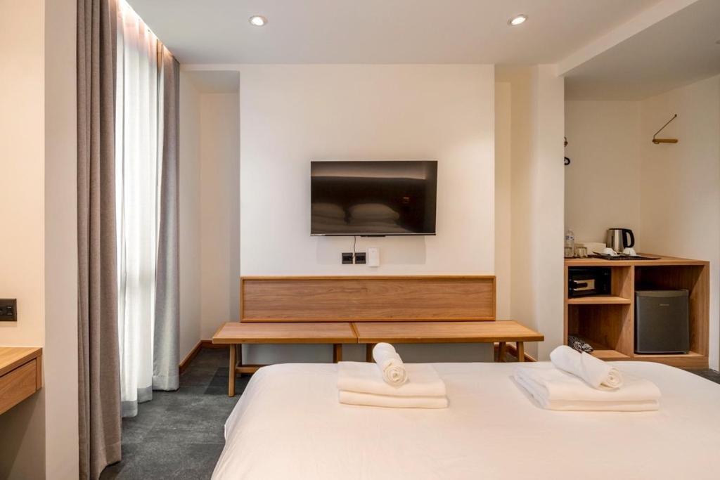 Standard King Room