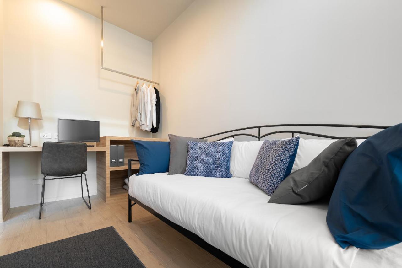 Deluxe Double Room Extra Bed,1497764644:JPEG