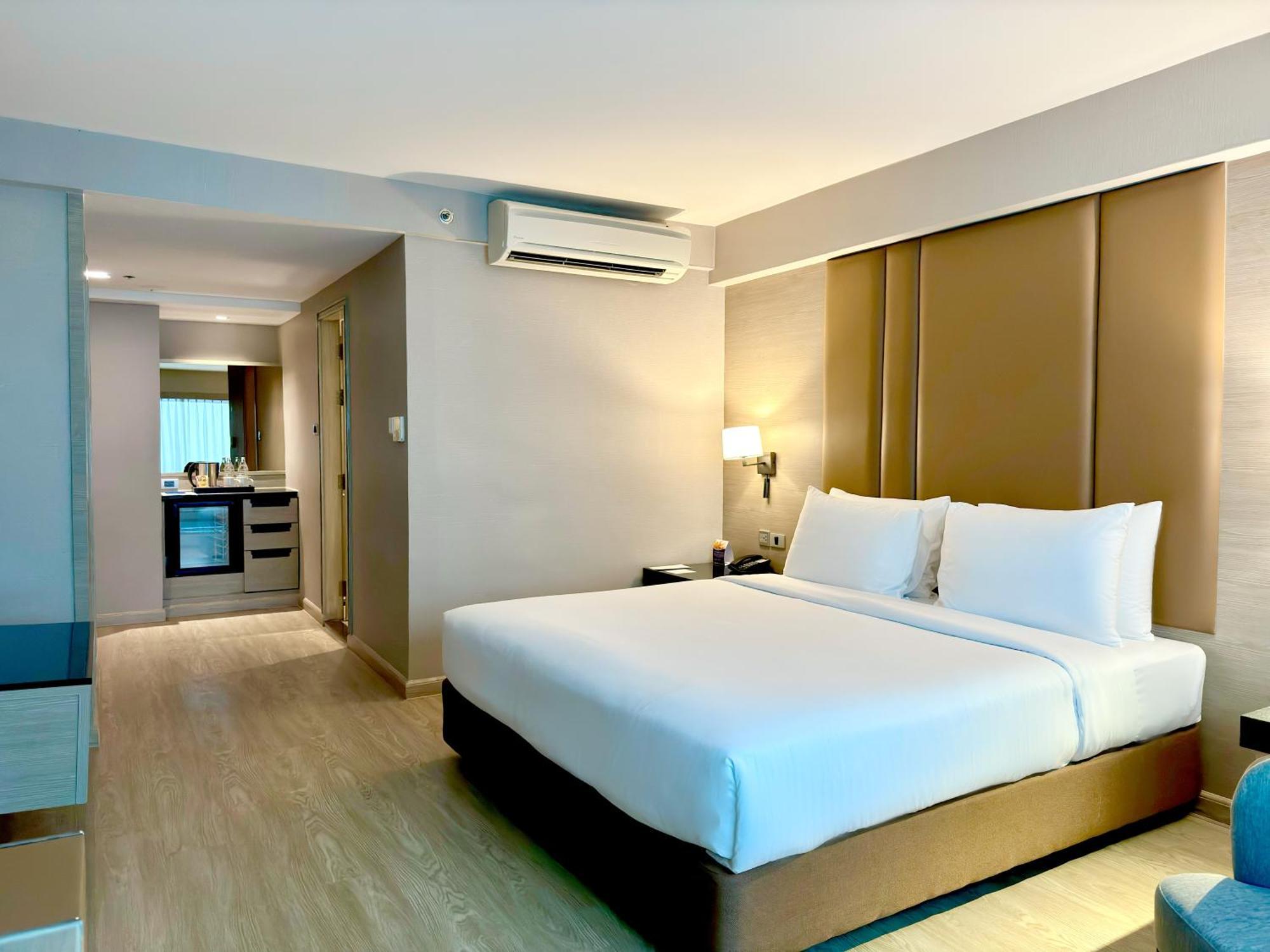 Grand King Deluxe Room Non-Smoking