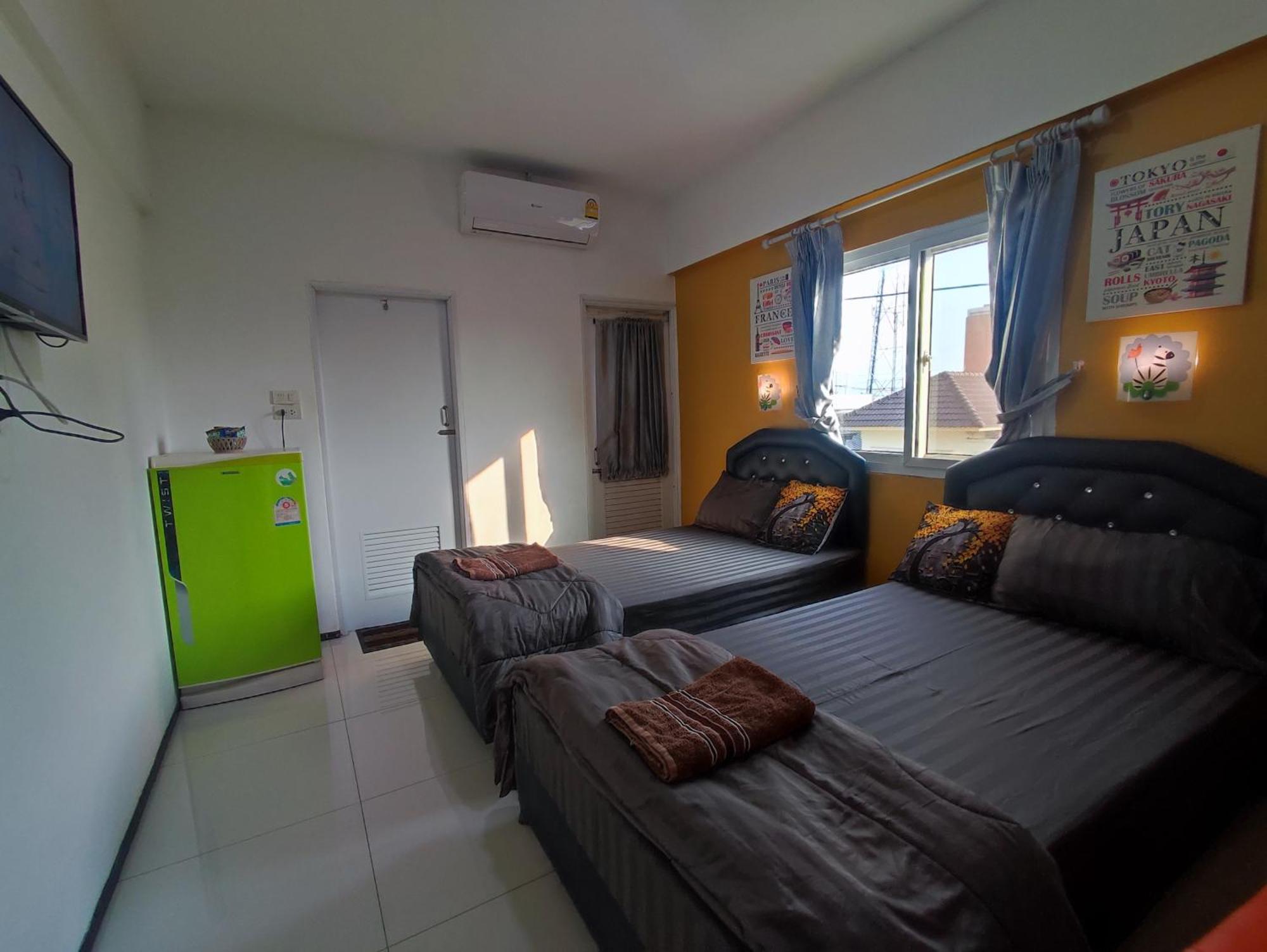 Large Twin Room,1588353886:JPEG