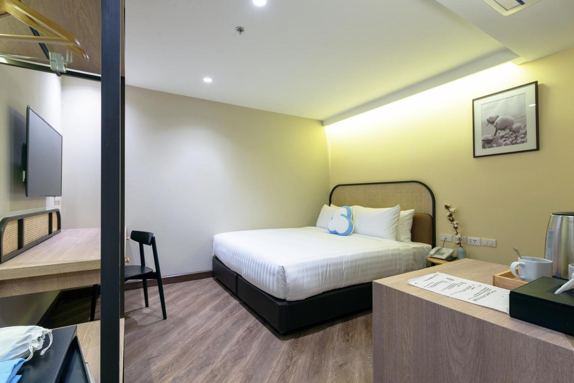 Double or Twin Room No Window,1502679946:JPEG