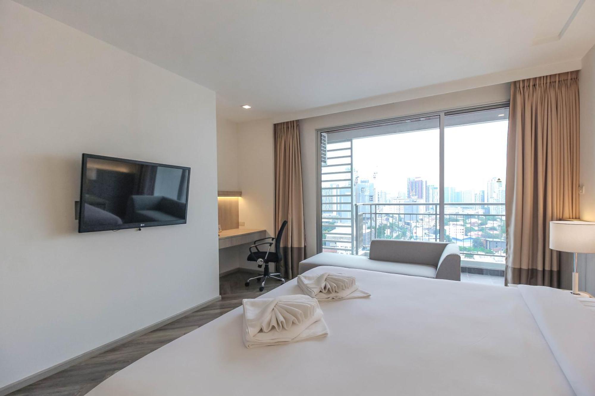 Deluxe Exclusive