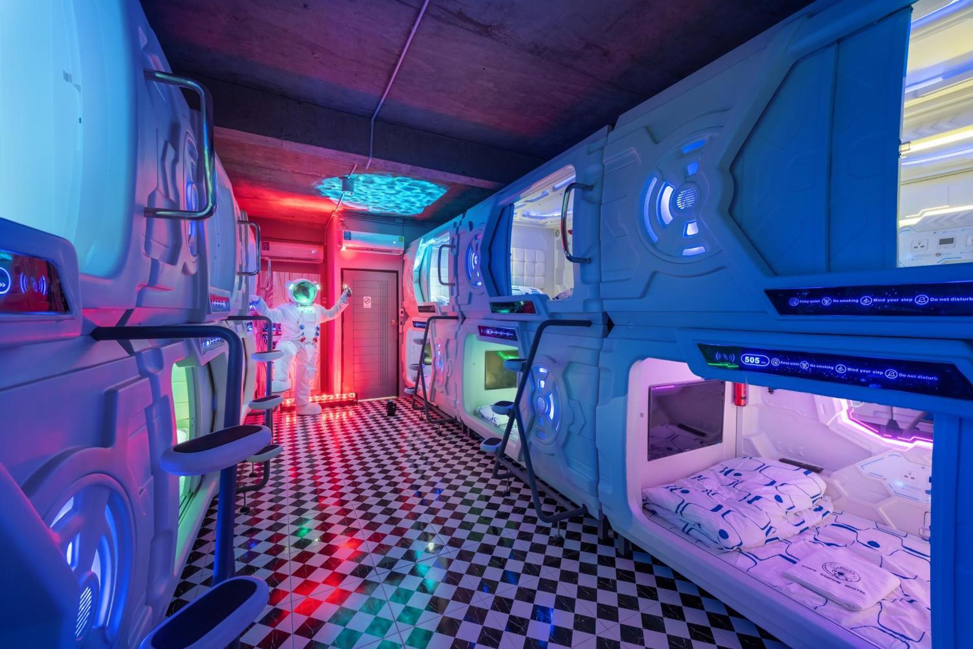 Bunk Bed Mixed Dormitory Room