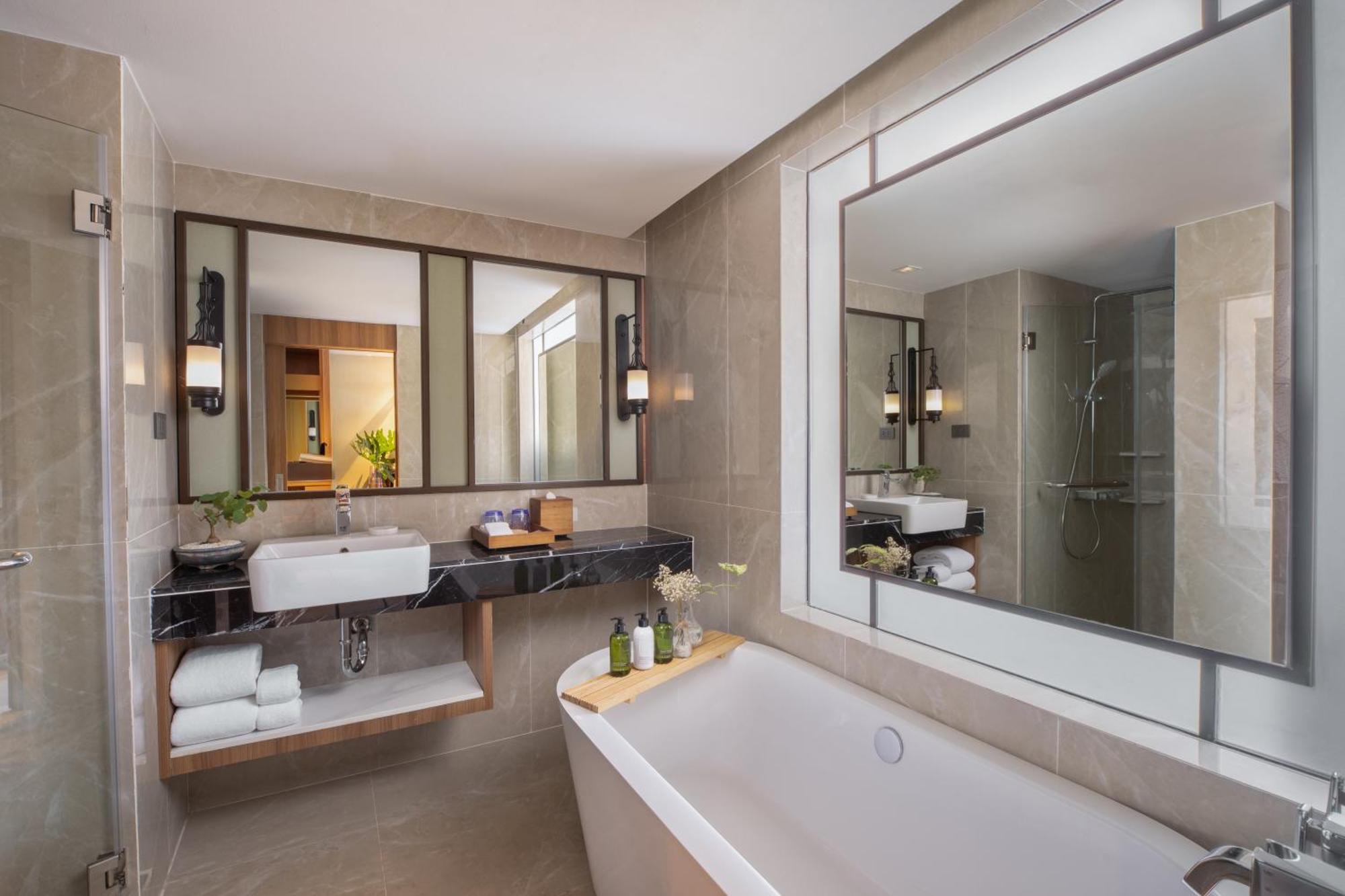 Premier Connecting Room with Pool view