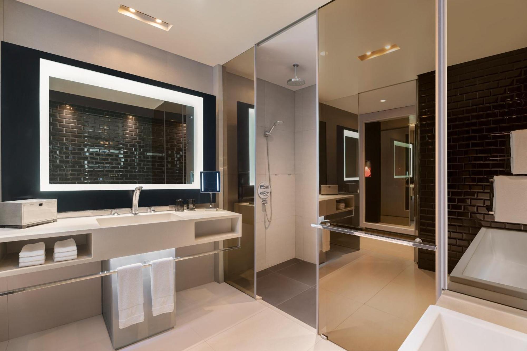Premier Corner Queen Room with Two Queen Beds