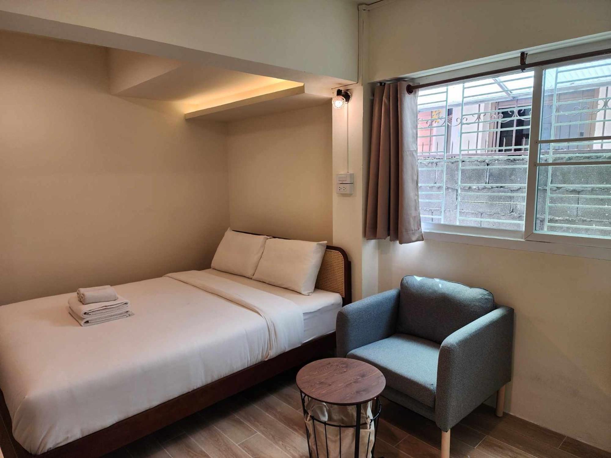 Standard Queen Room