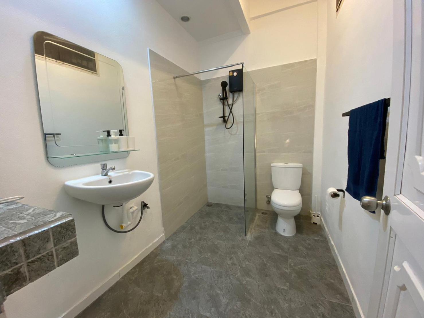 Double or Twin Room Bathroom