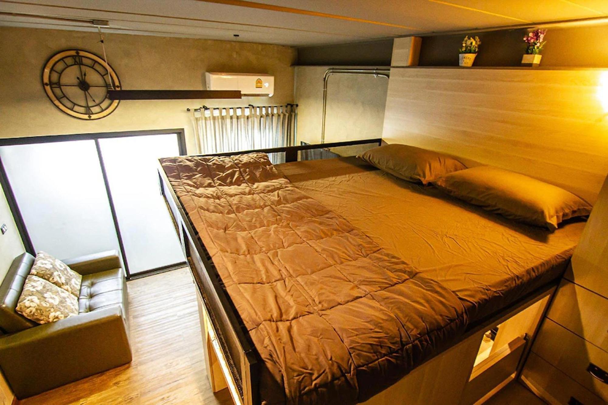 Standard Suite,1547393815:JPEG