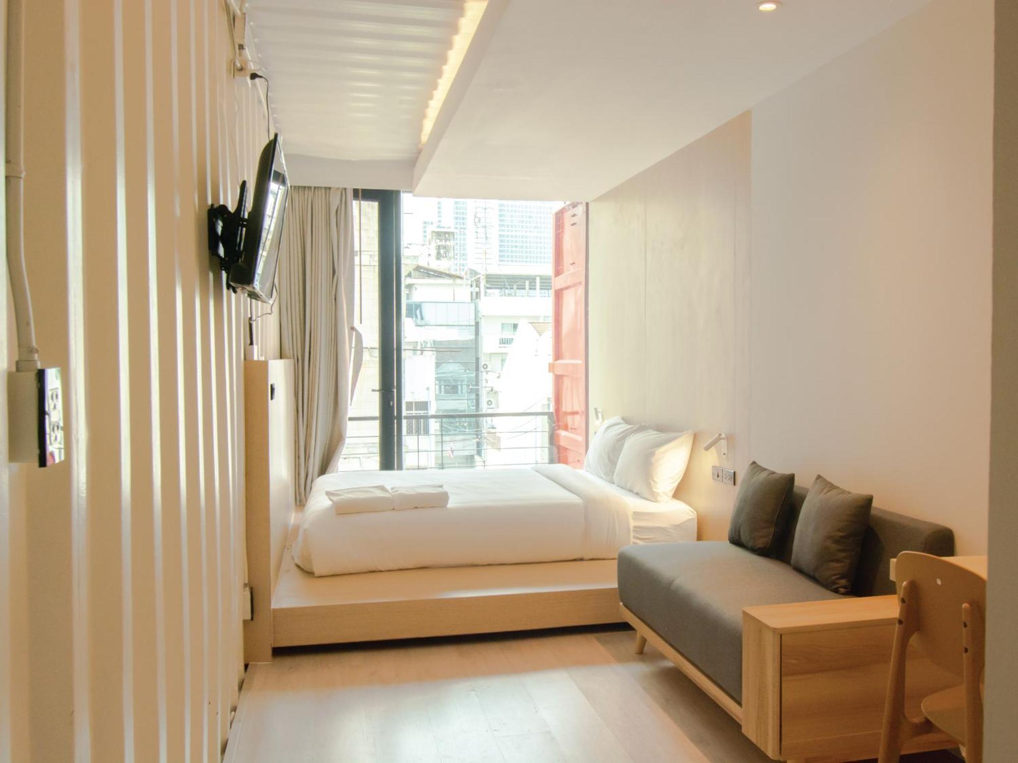 Deluxe Queen Room