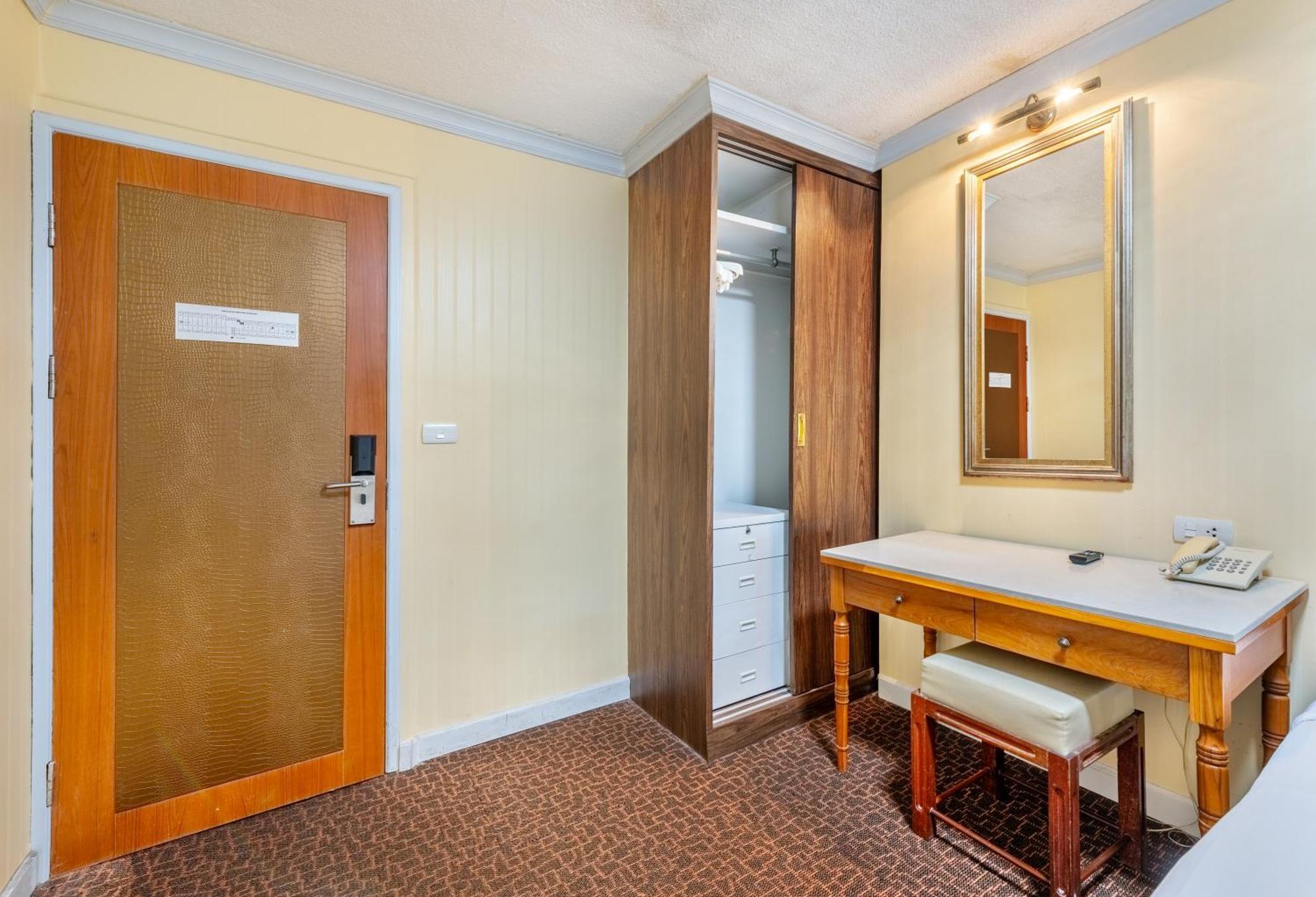 Deluxe Double or Twin Room