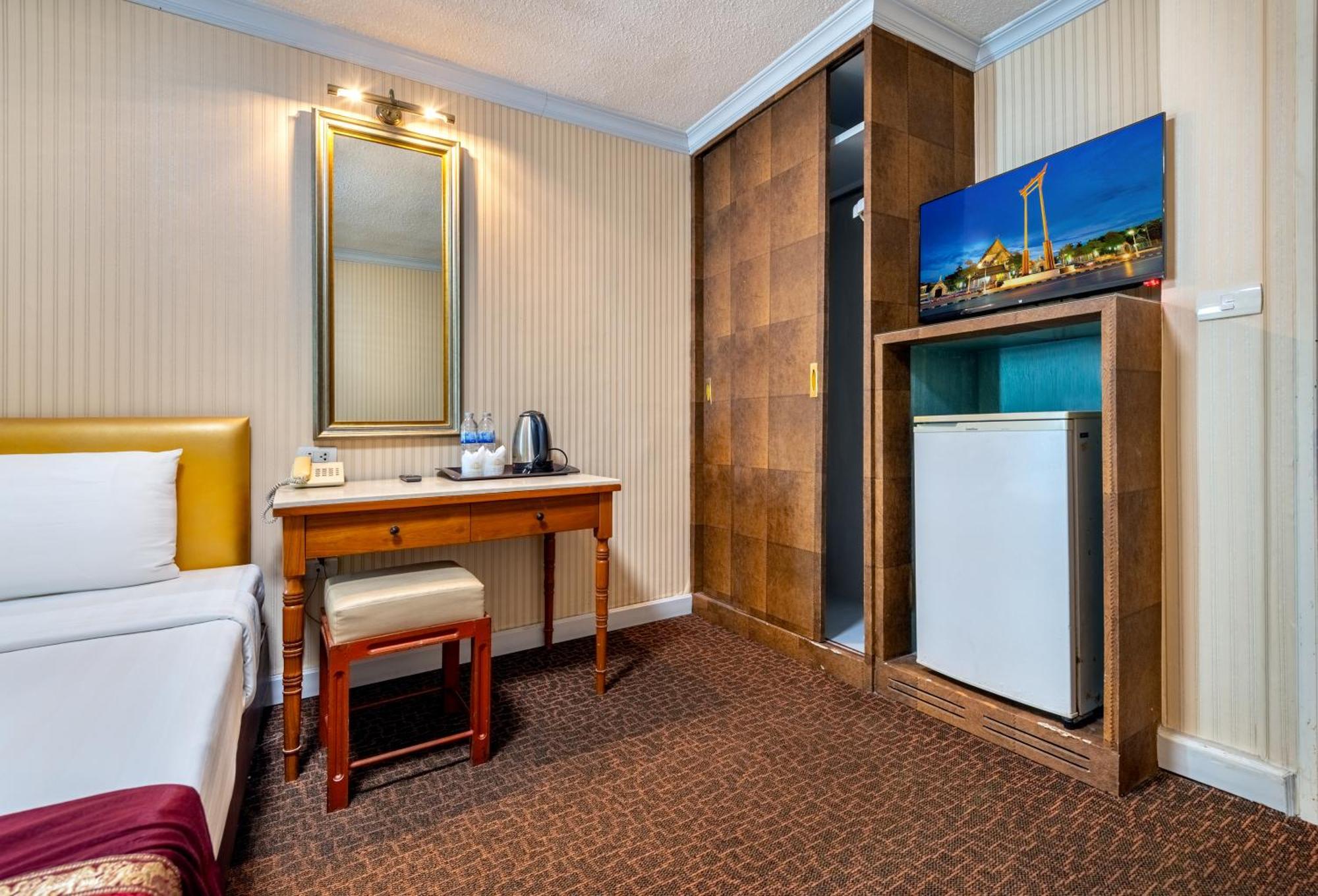 Deluxe Double or Twin Room