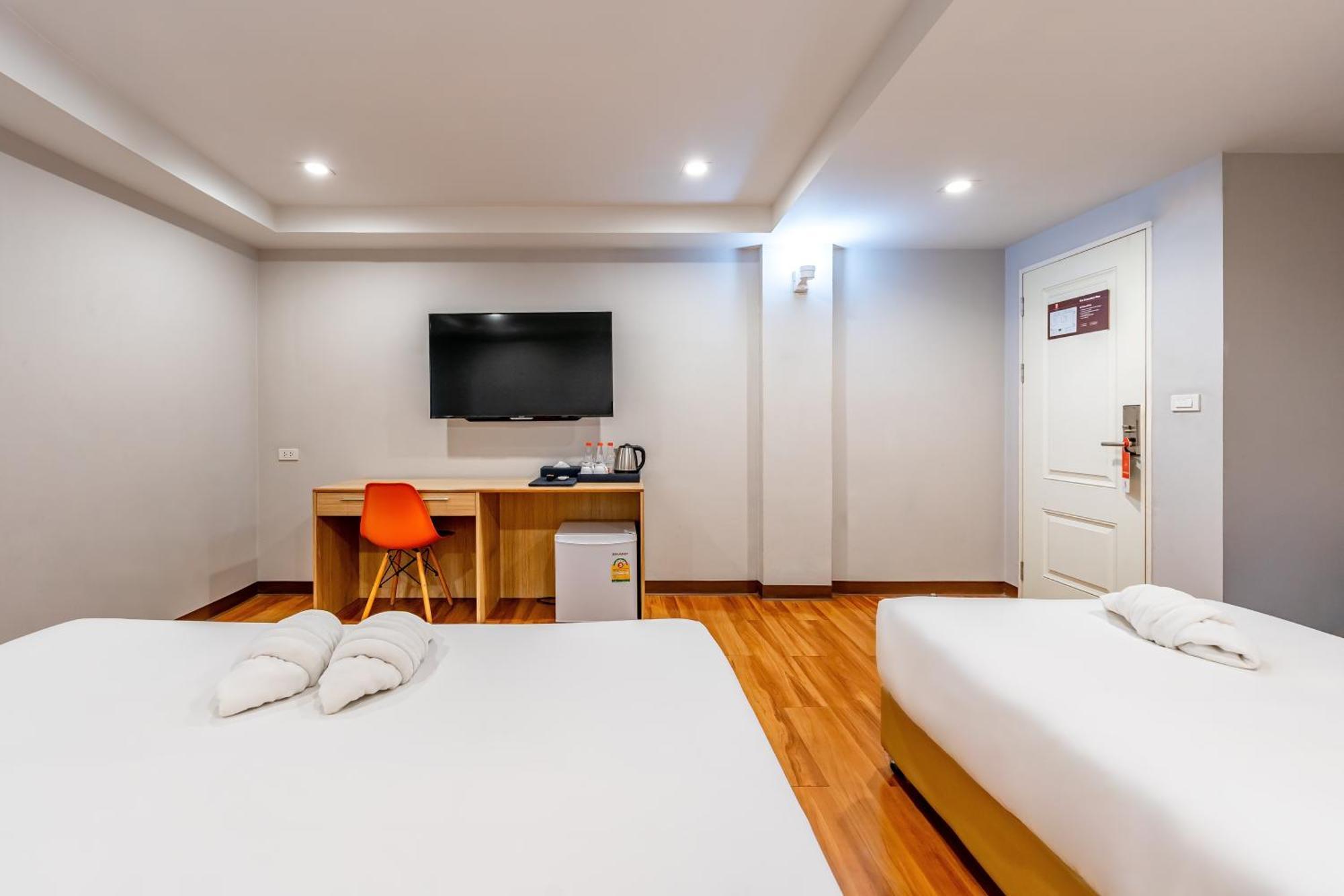 Camera Tripla Superior