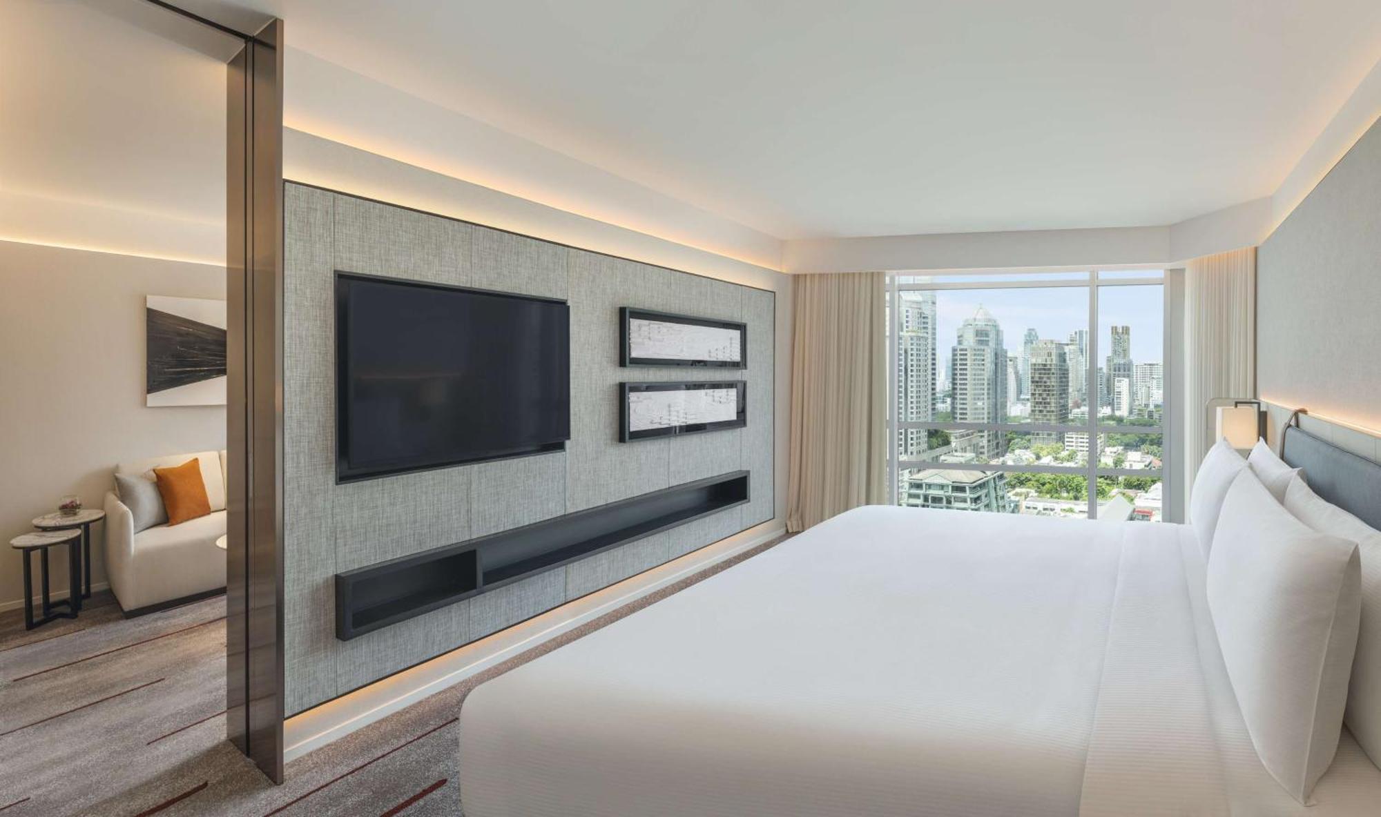Executive Suite,1552626940:JPEG