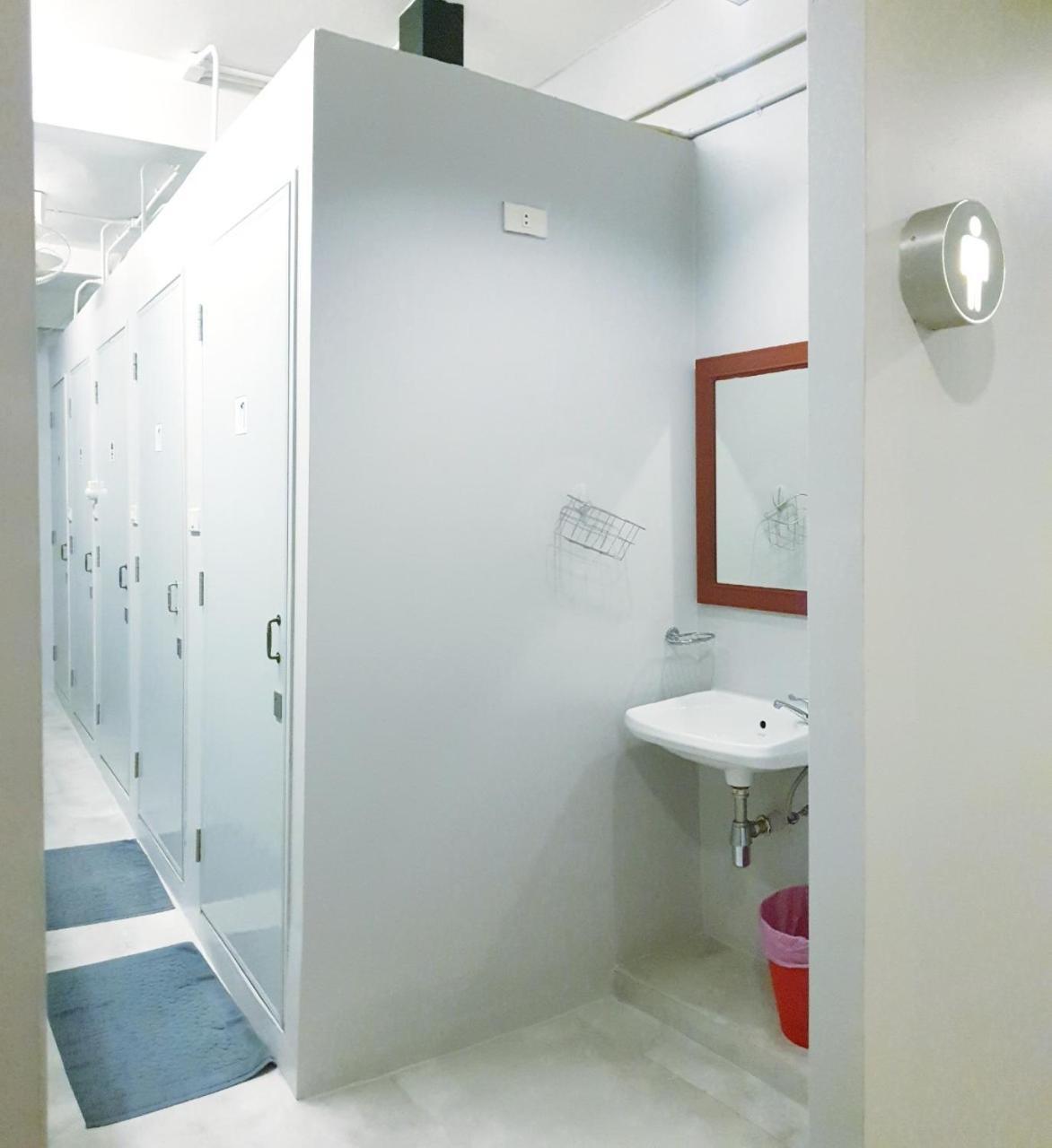 Small Single Room,1553301016:JPEG