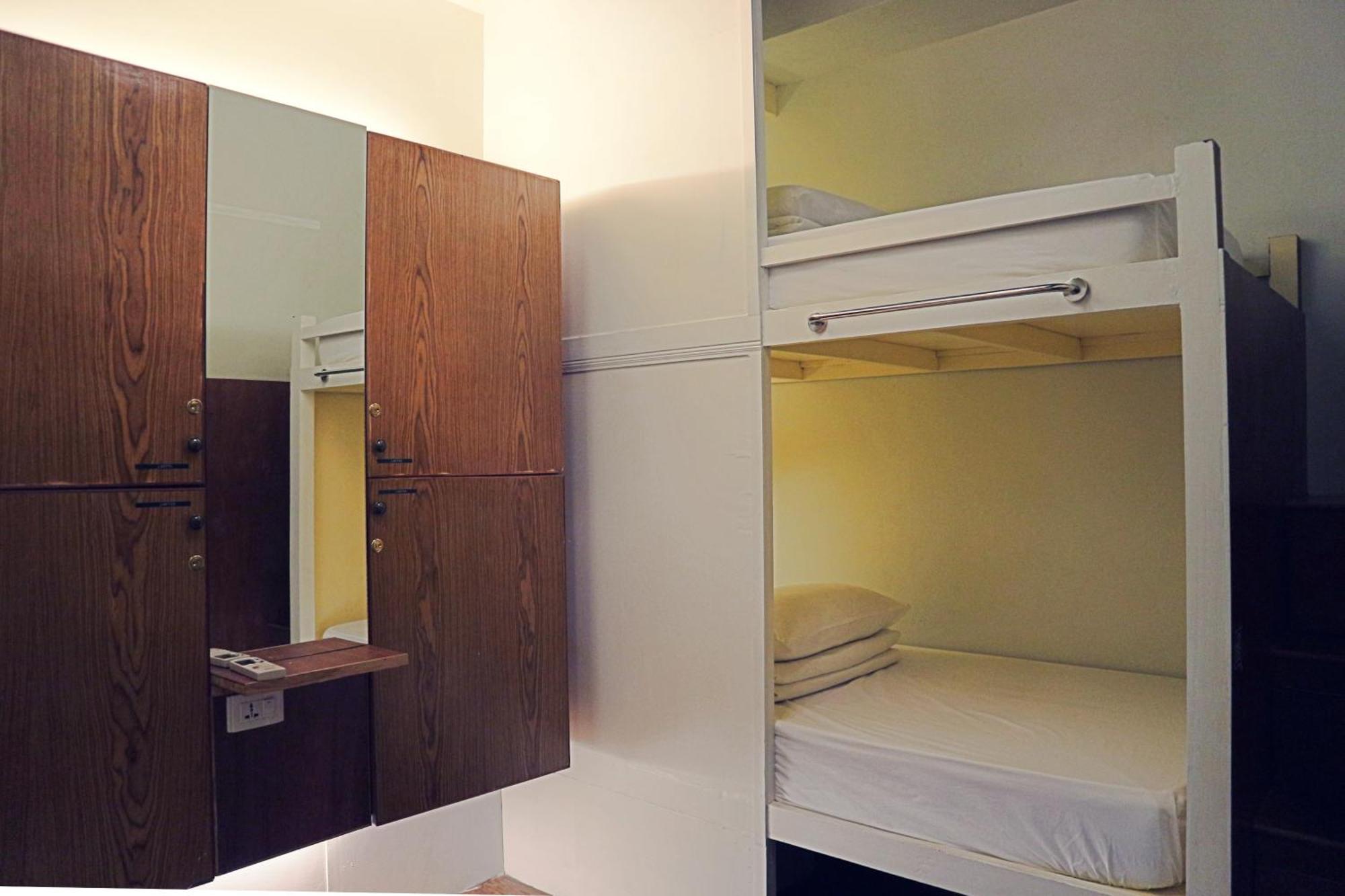 Single Bed Female Dormitory Room,1208967067:JPEG