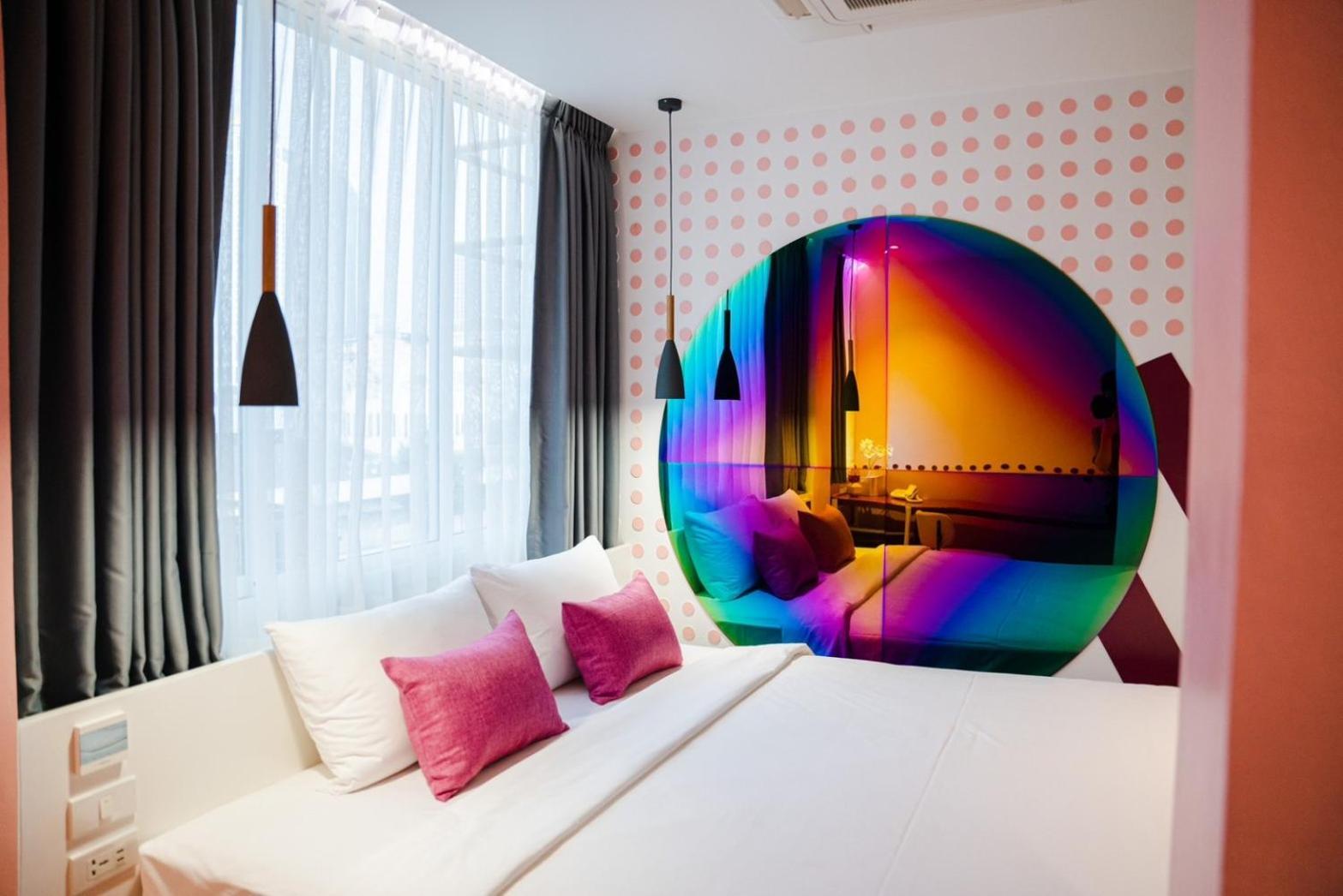 Executive Suite,1553907376:JPEG