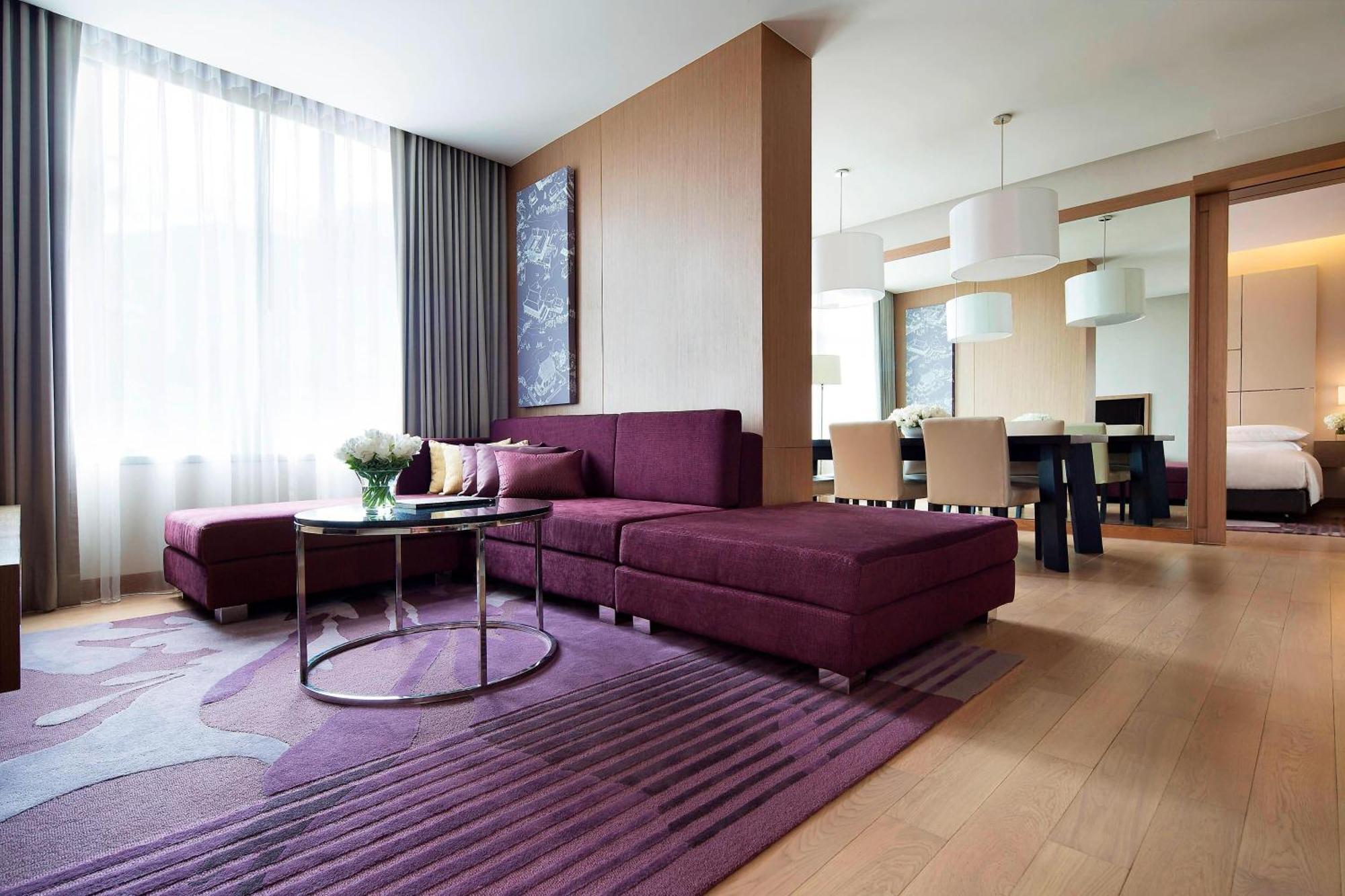 Two-Bedroom Apartment City View