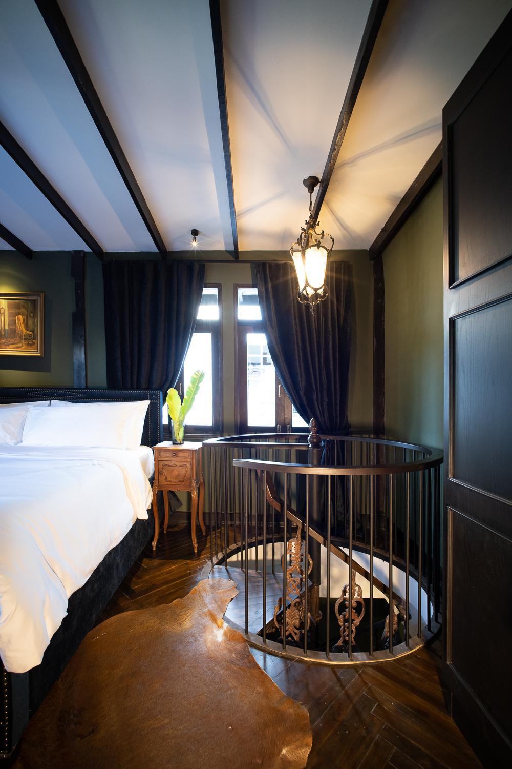 Duplex Room