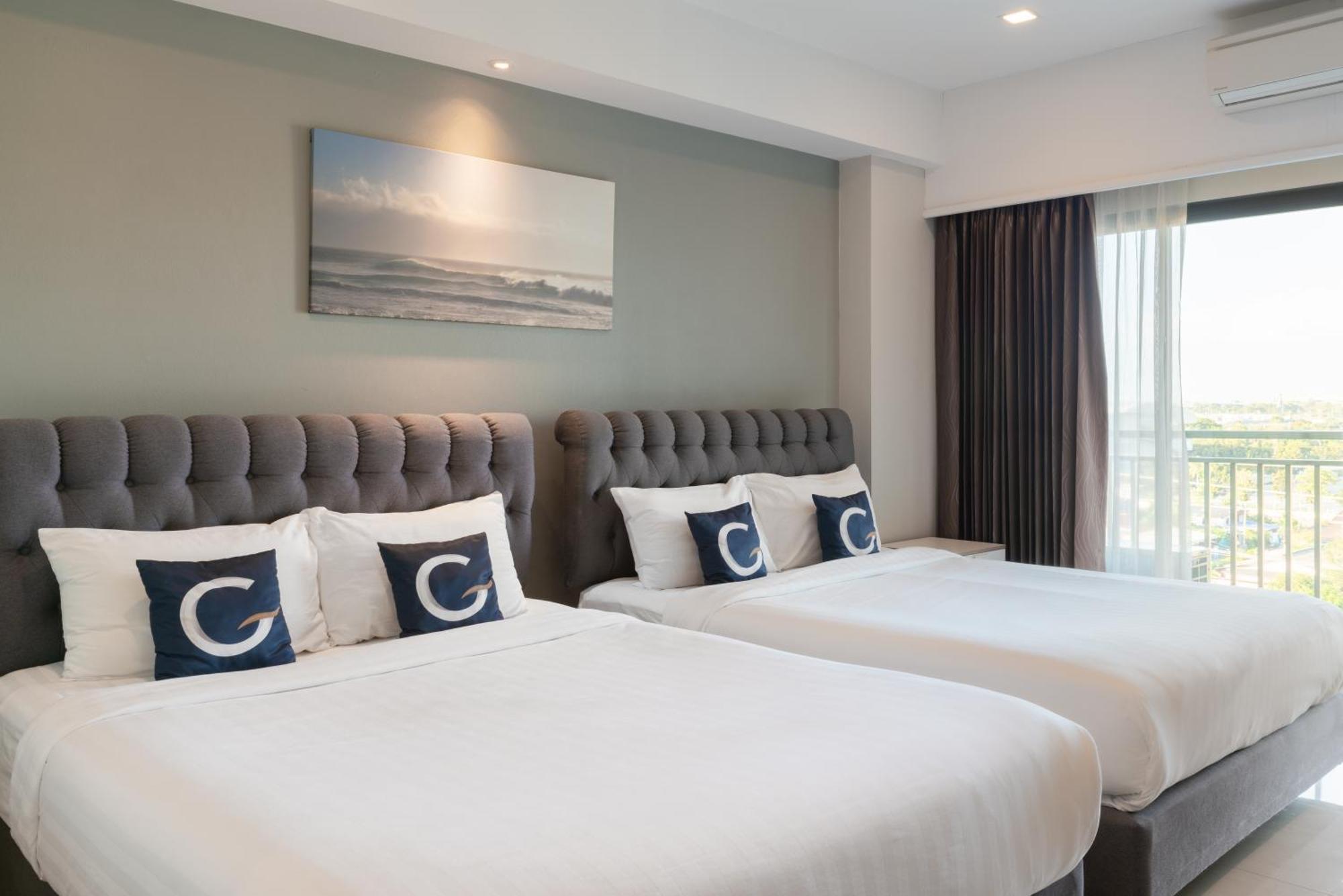 Family Room with Balcony - Free Airport Shuttle,1584724977:JPEG