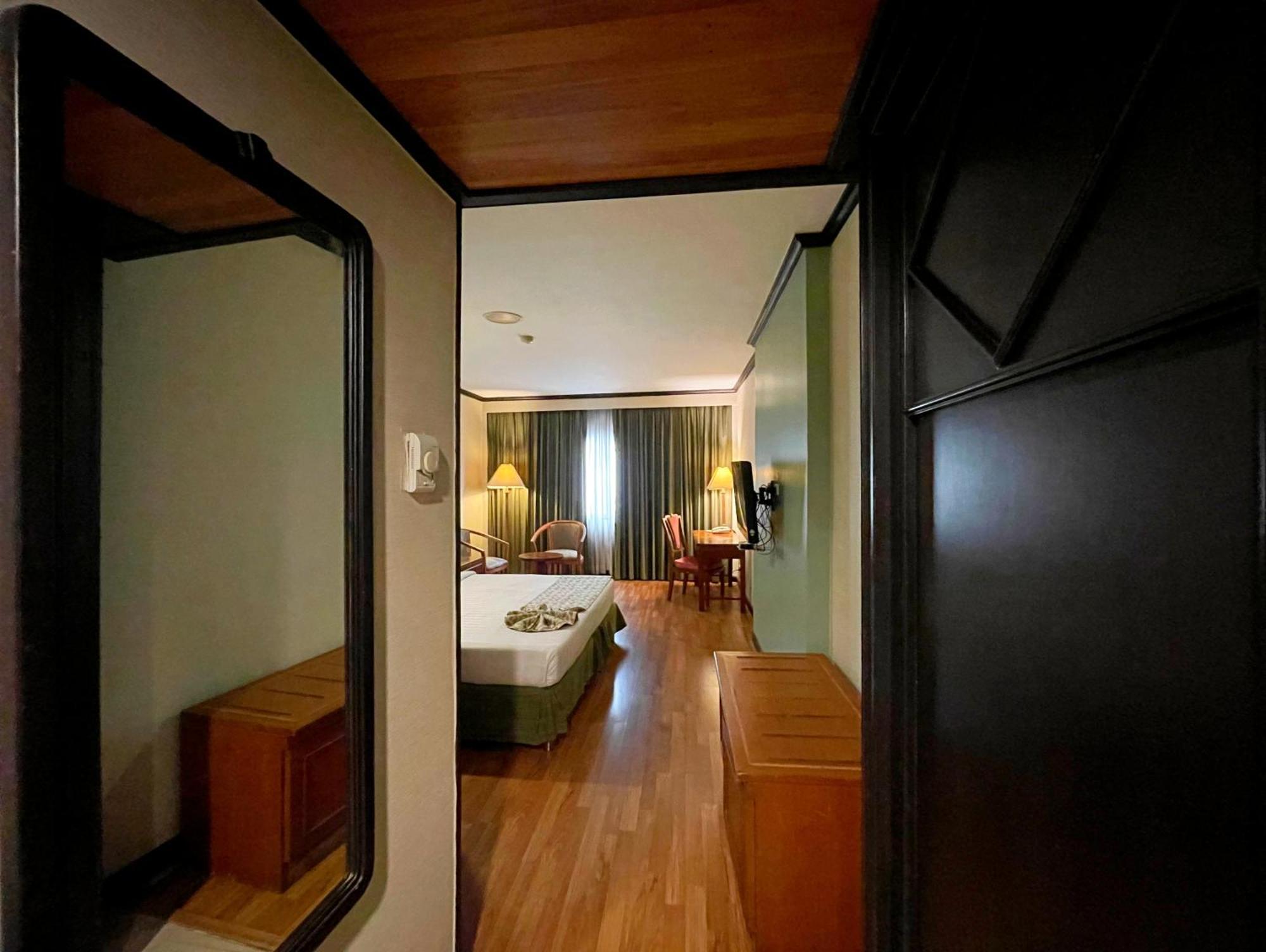 Deluxe Premium King Room