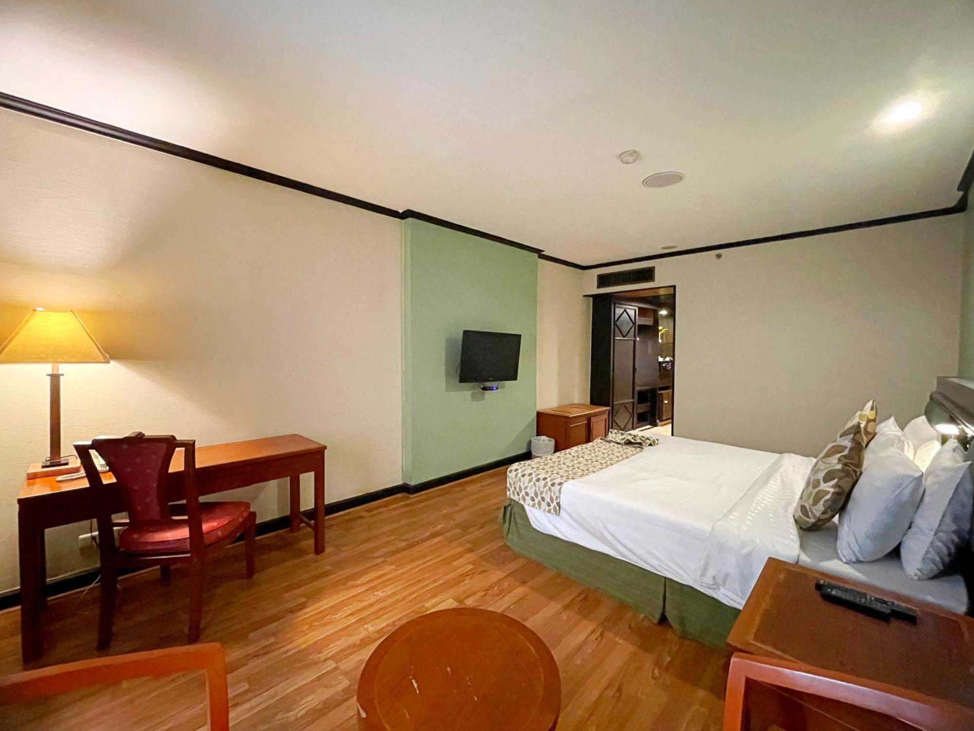 Deluxe Premium King Room