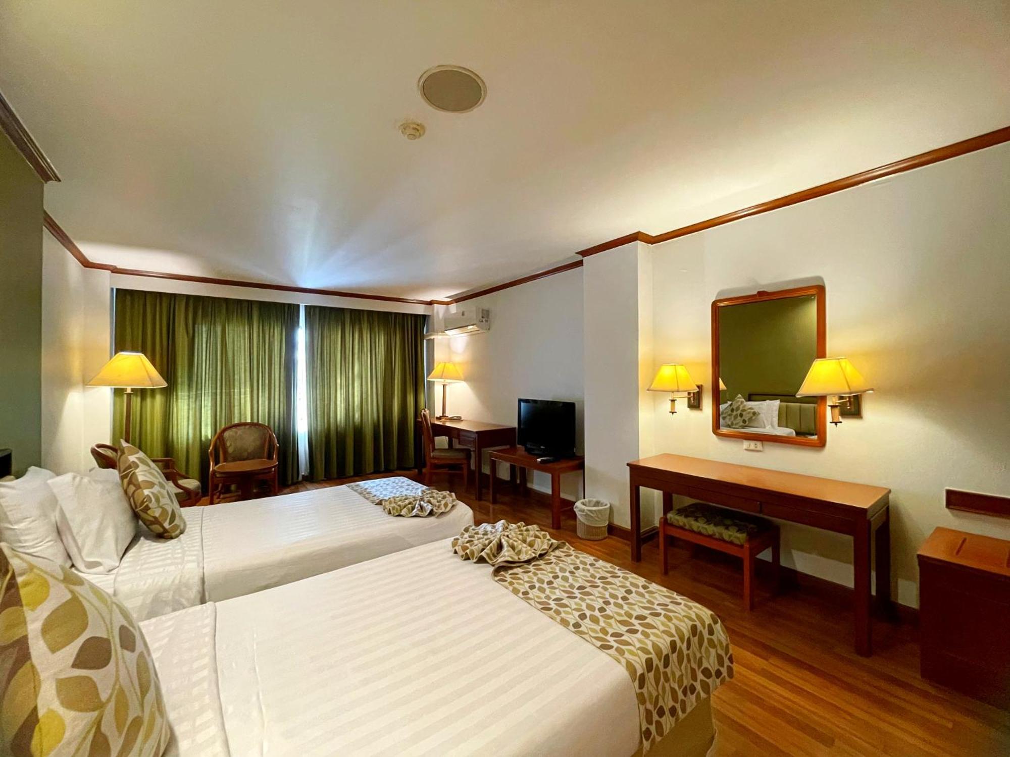 Deluxe Twin Room