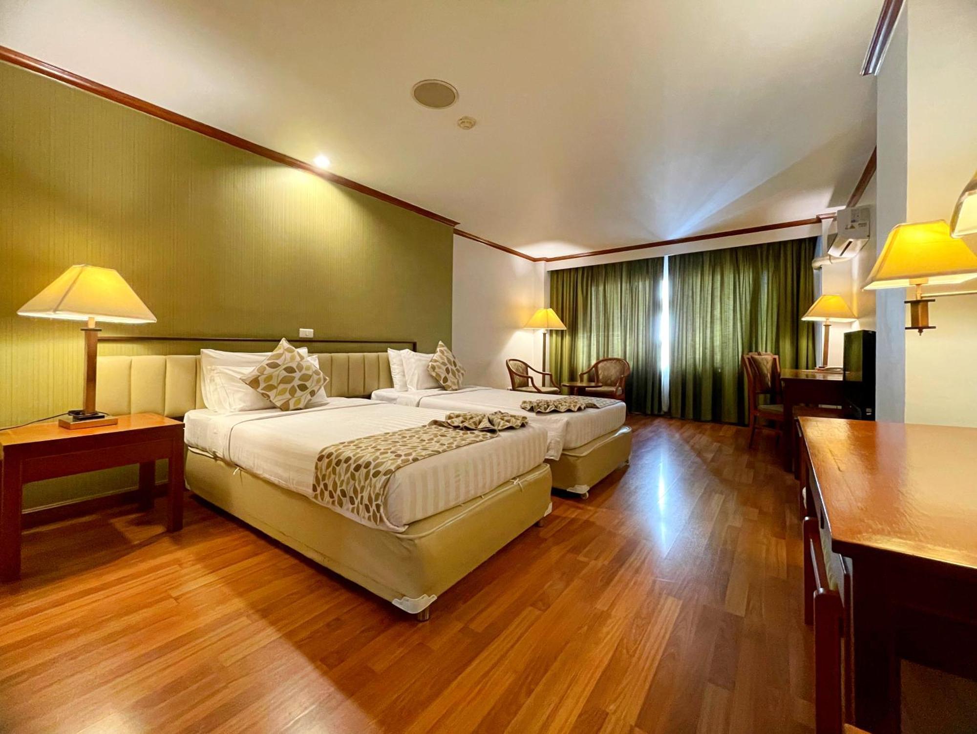 Deluxe Twin Room