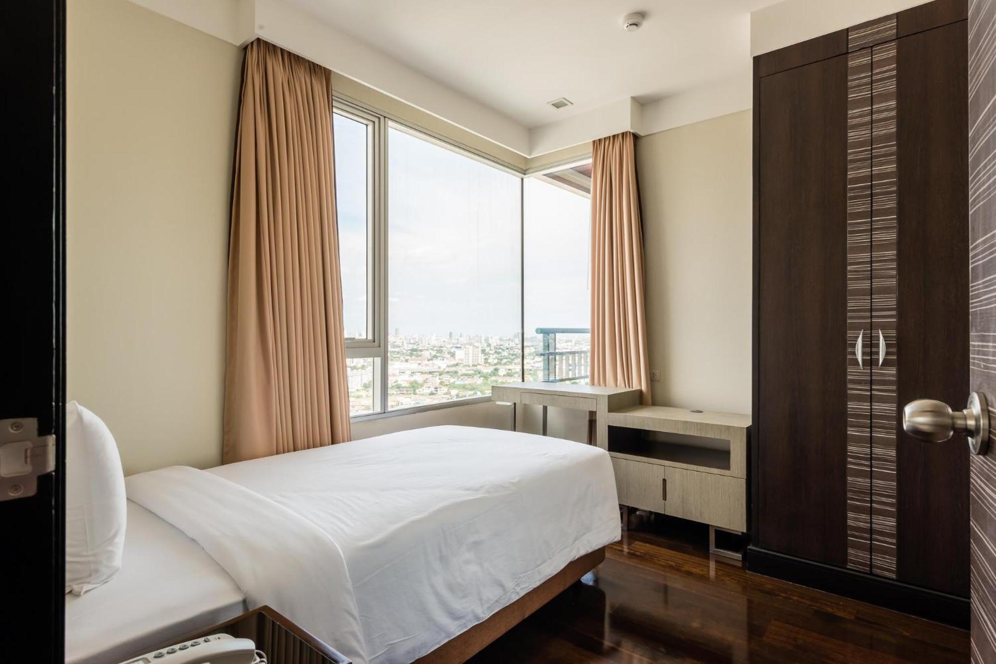 Triple Suite Two-Bedroom,1588506155:JPEG