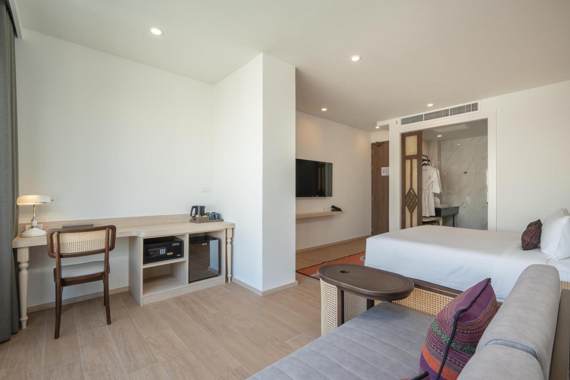 Junior Suite Pool View