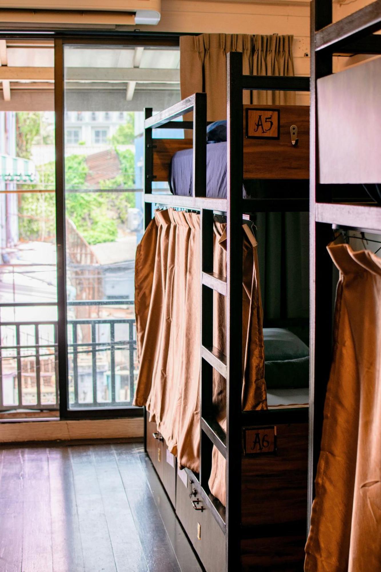 Bed 8-Bed Mixed Dormitory Room