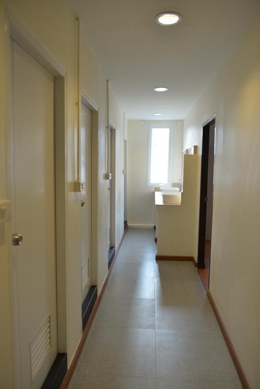 Quarto Individual com Banheiro Compartilhado