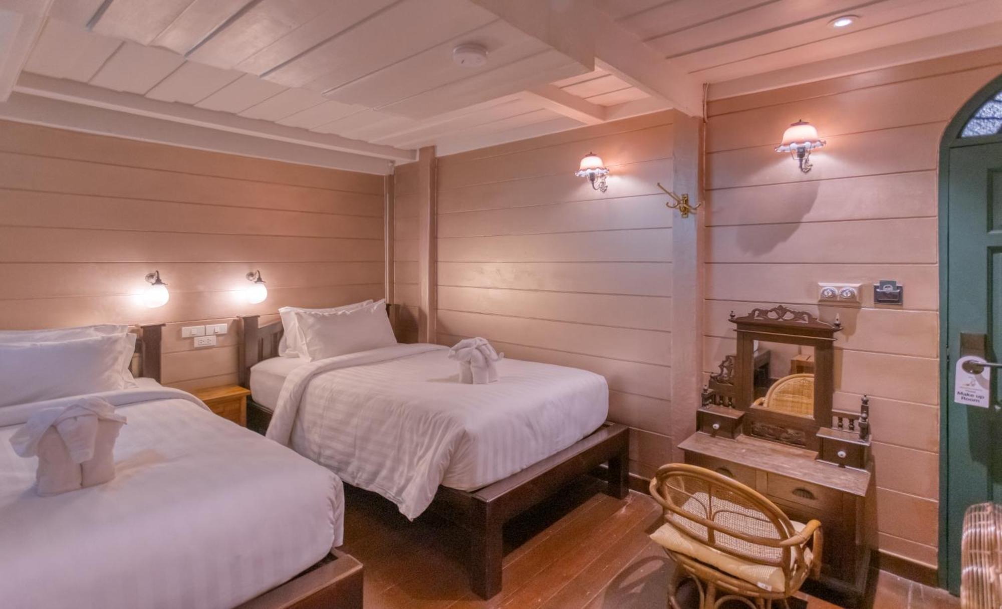 Quarto Twin Standard
