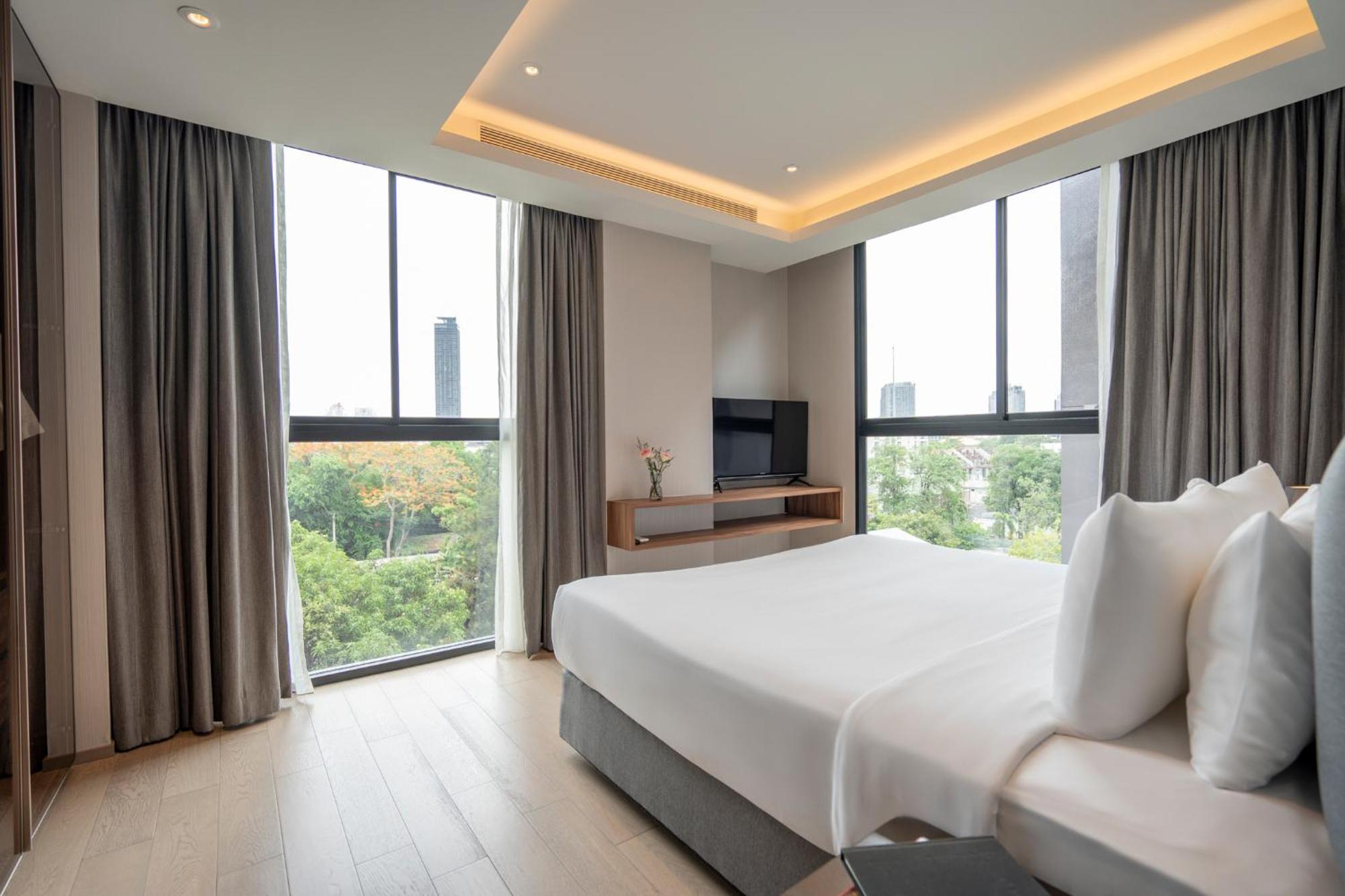 One Bedroom Corner Suite