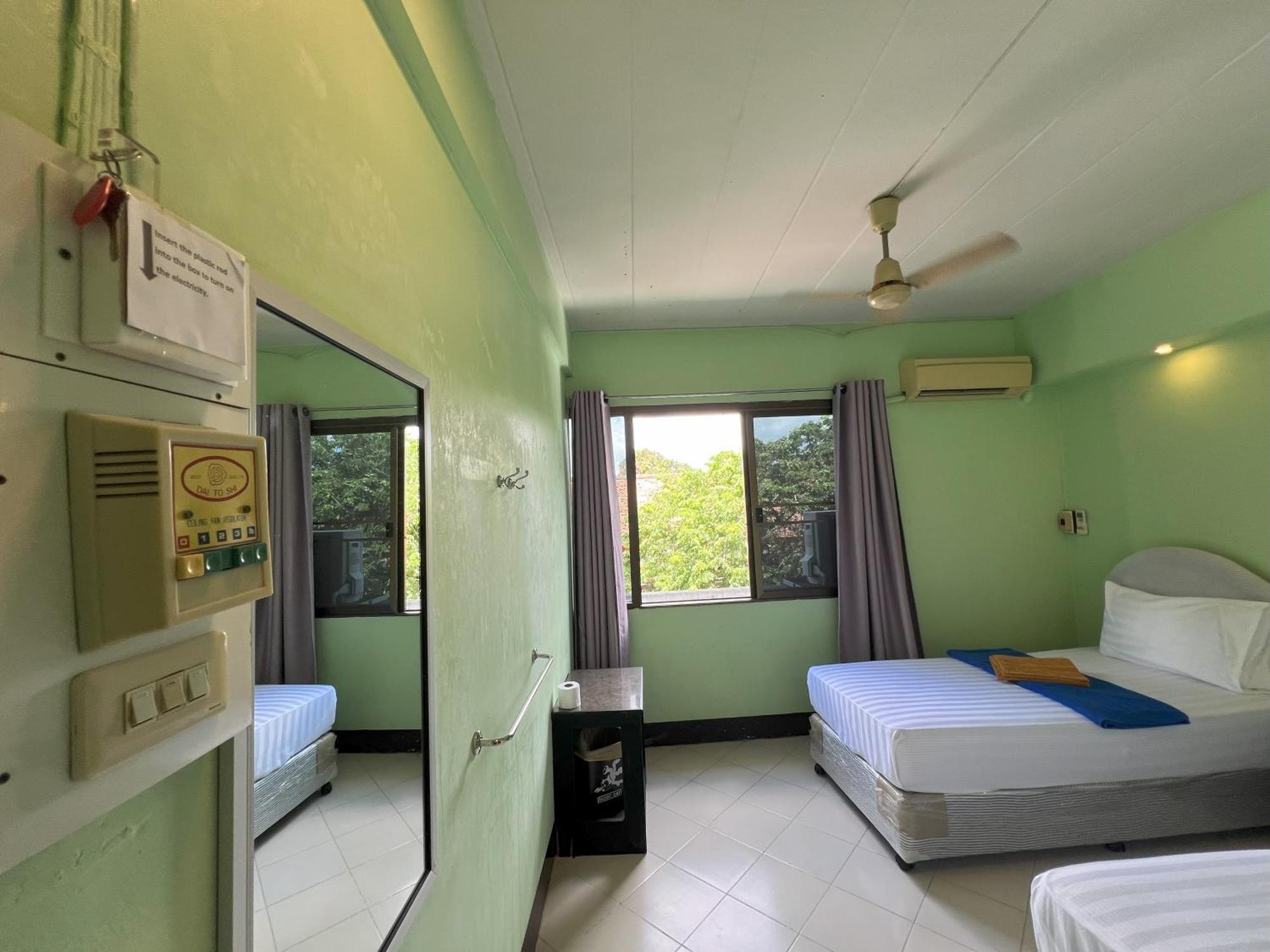 Twin Room Private Bathroom
