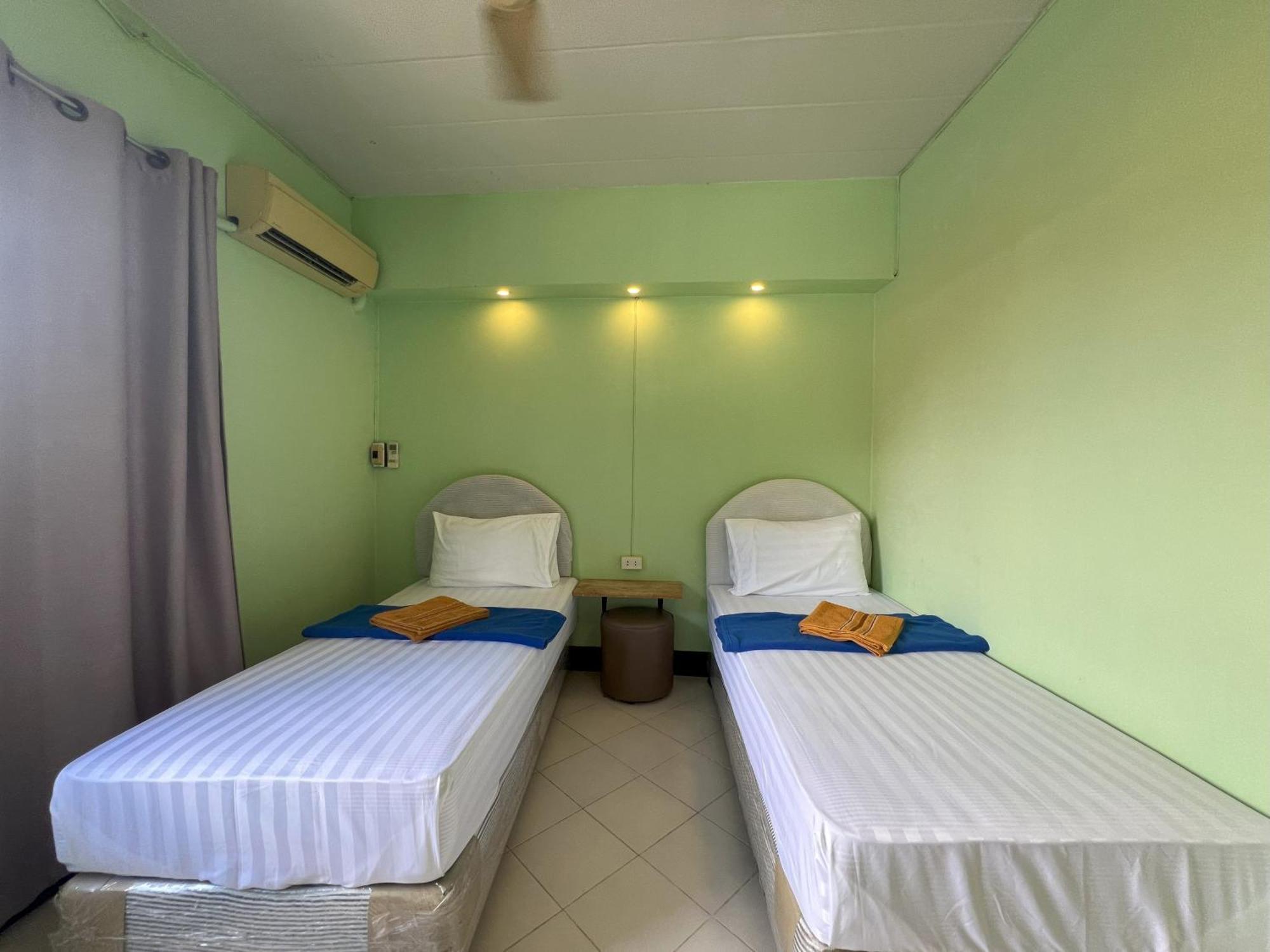 Twin Room Private Bathroom
