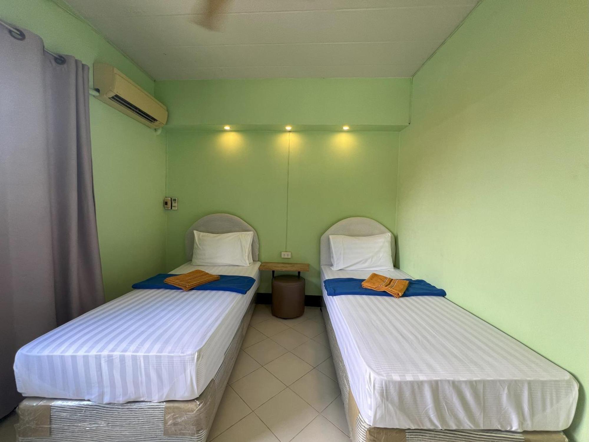 Twin Room Private Bathroom