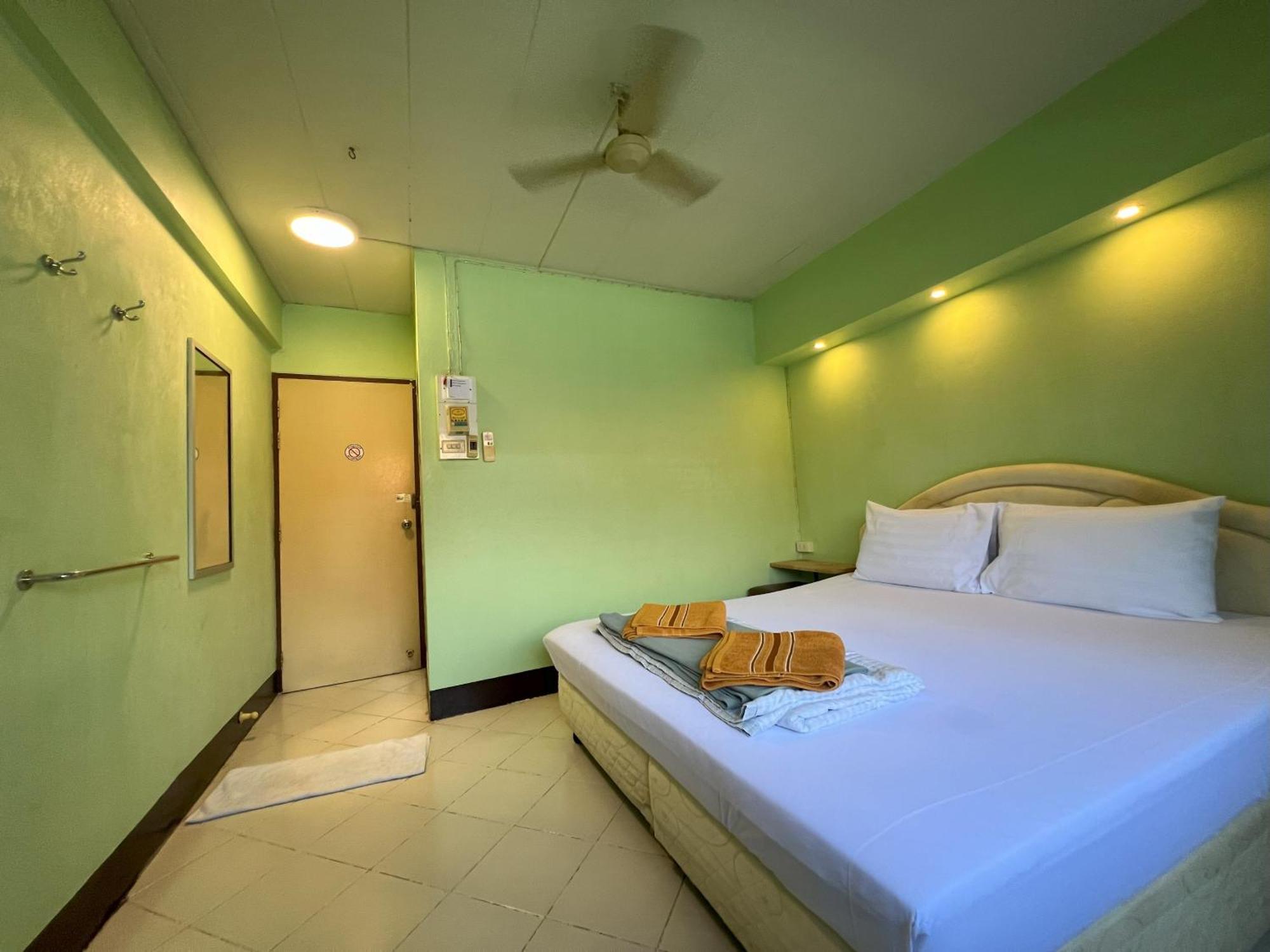 Double Room Private Bathroom