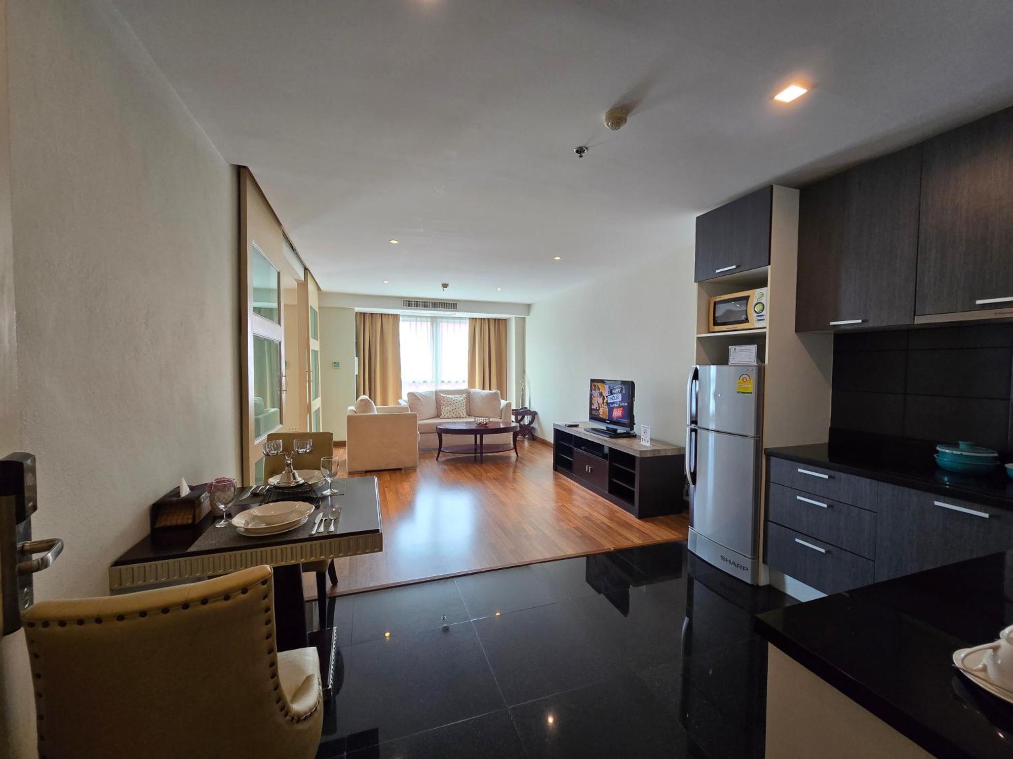 Deluxe One-Bedroom Suite