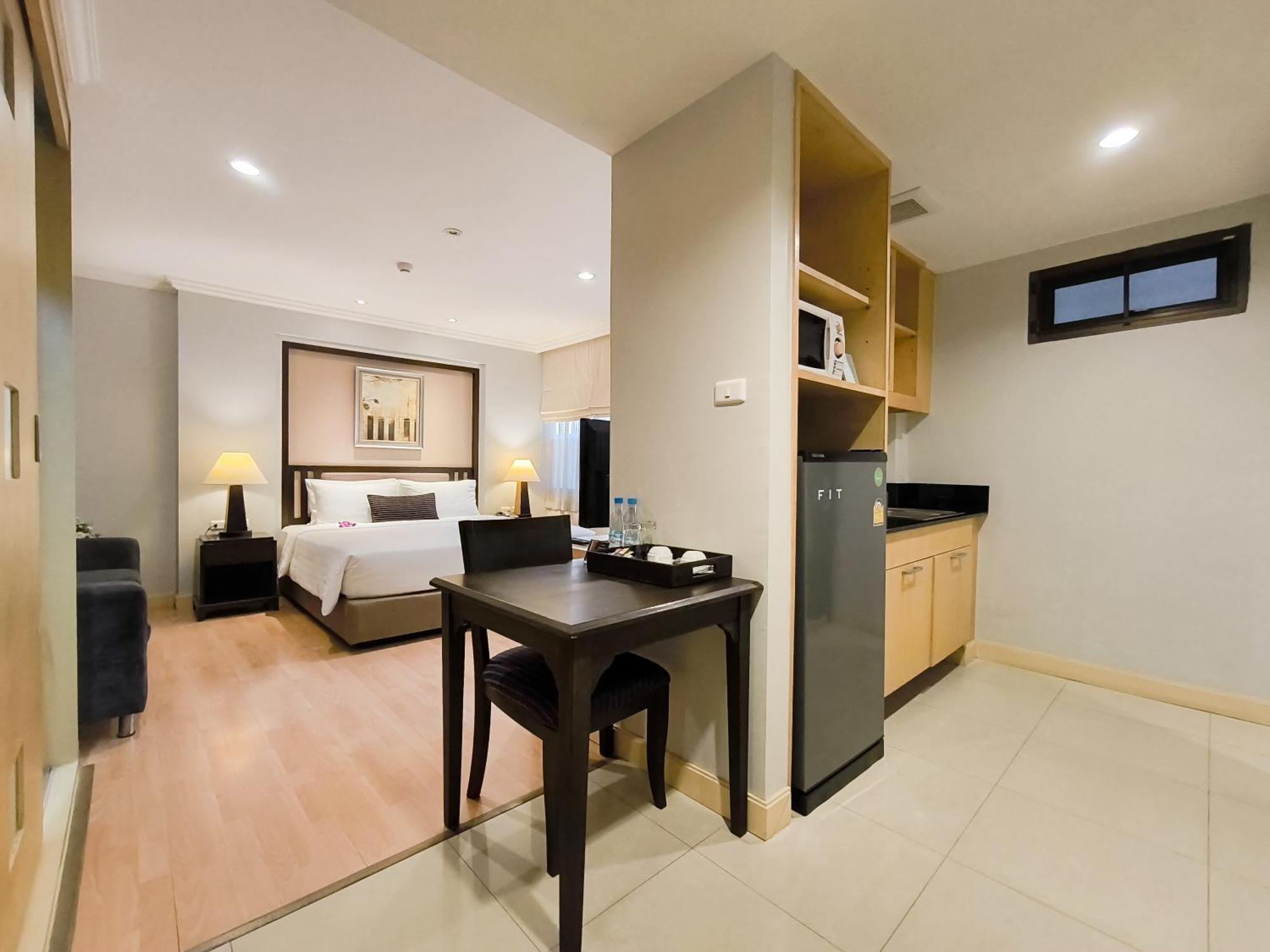 Executive Corner Room