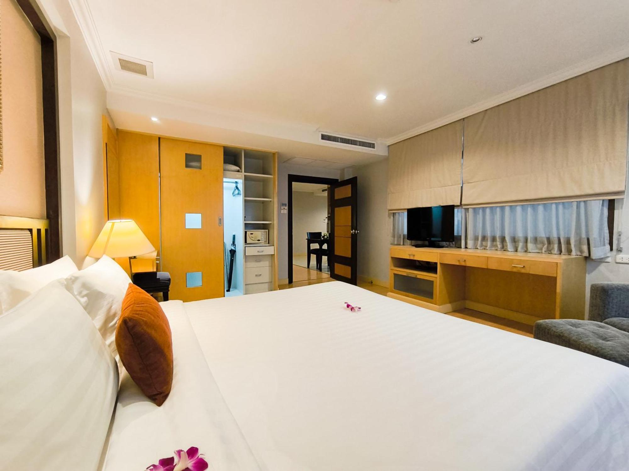 One-Bedroom Suite