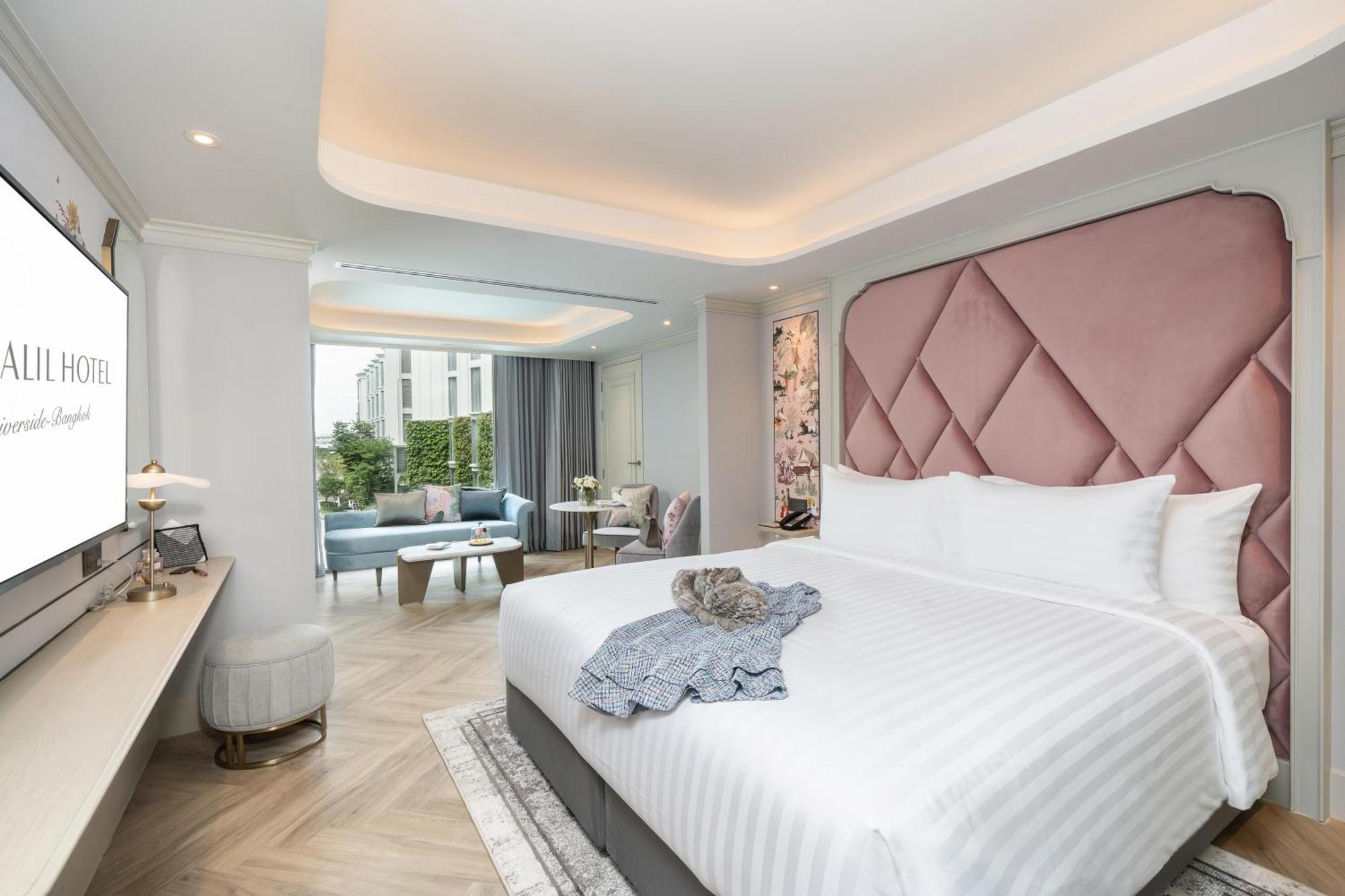 One-Bedroom River view
