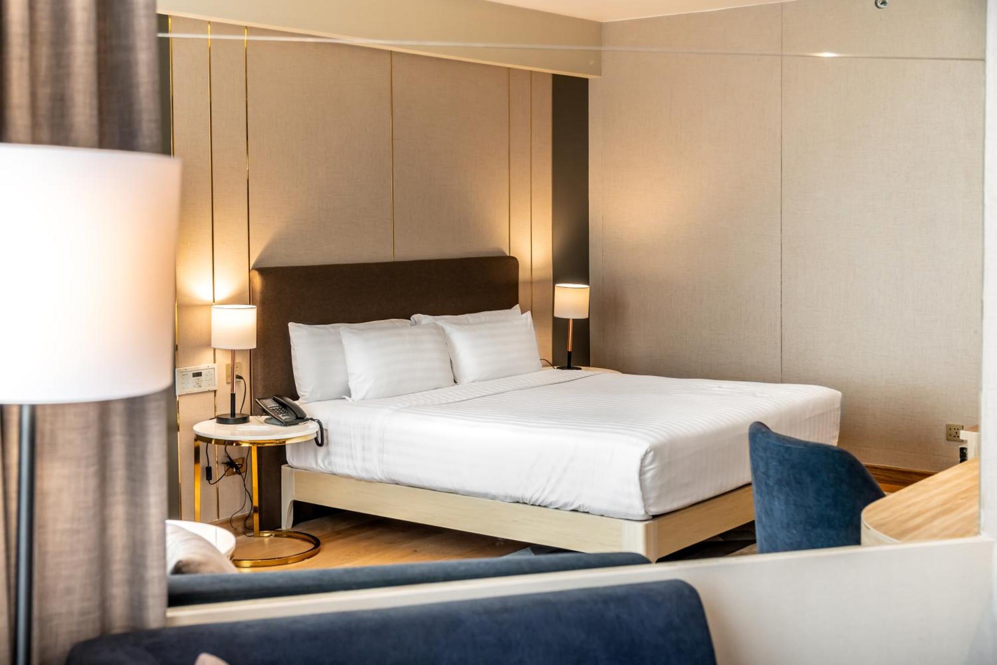 Premier King Room