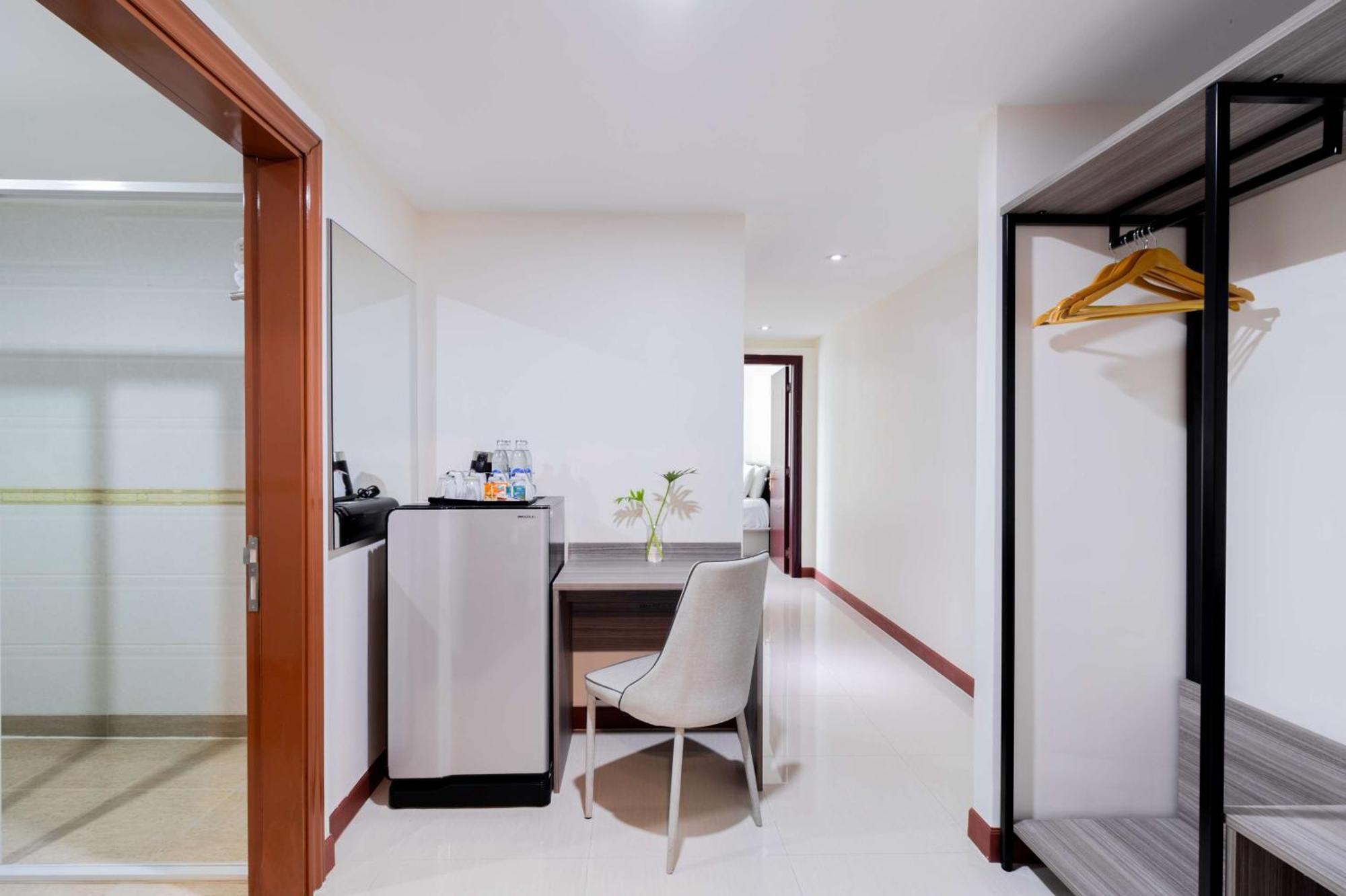 Two-Bedroom Family Room with Two Double Beds - Non-Smoking