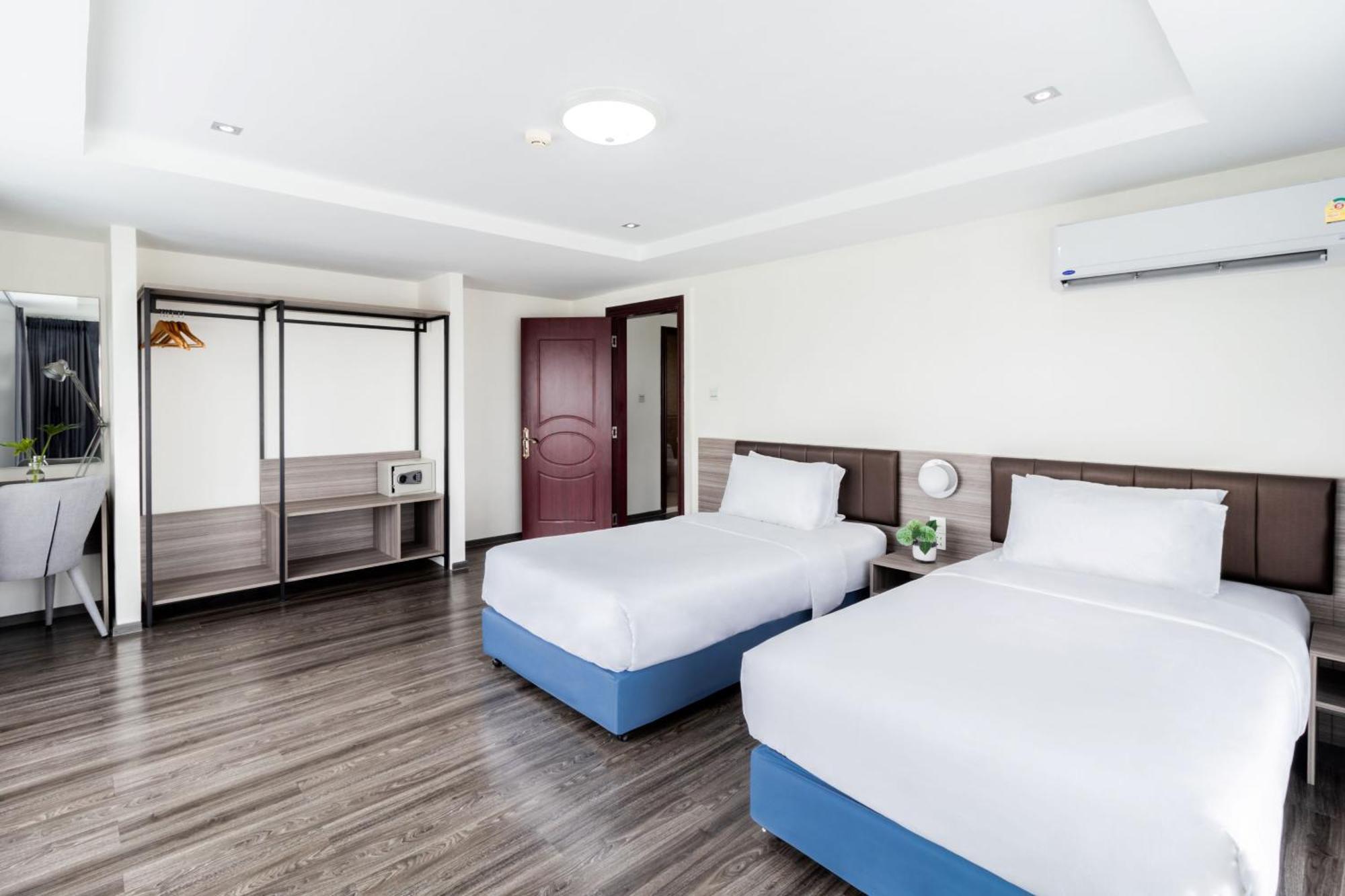 Junior Suite with Two Single Beds - Non-Smoking