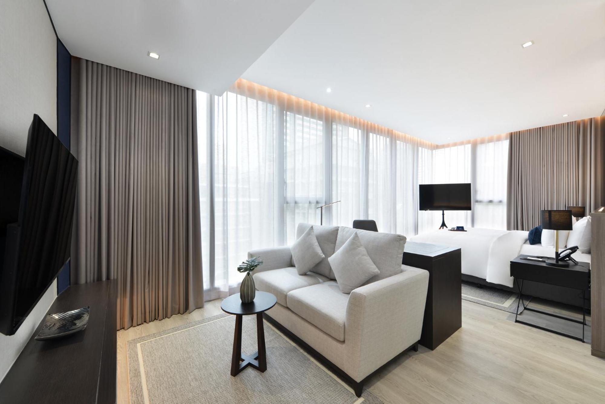Deluxe Double Room Bath