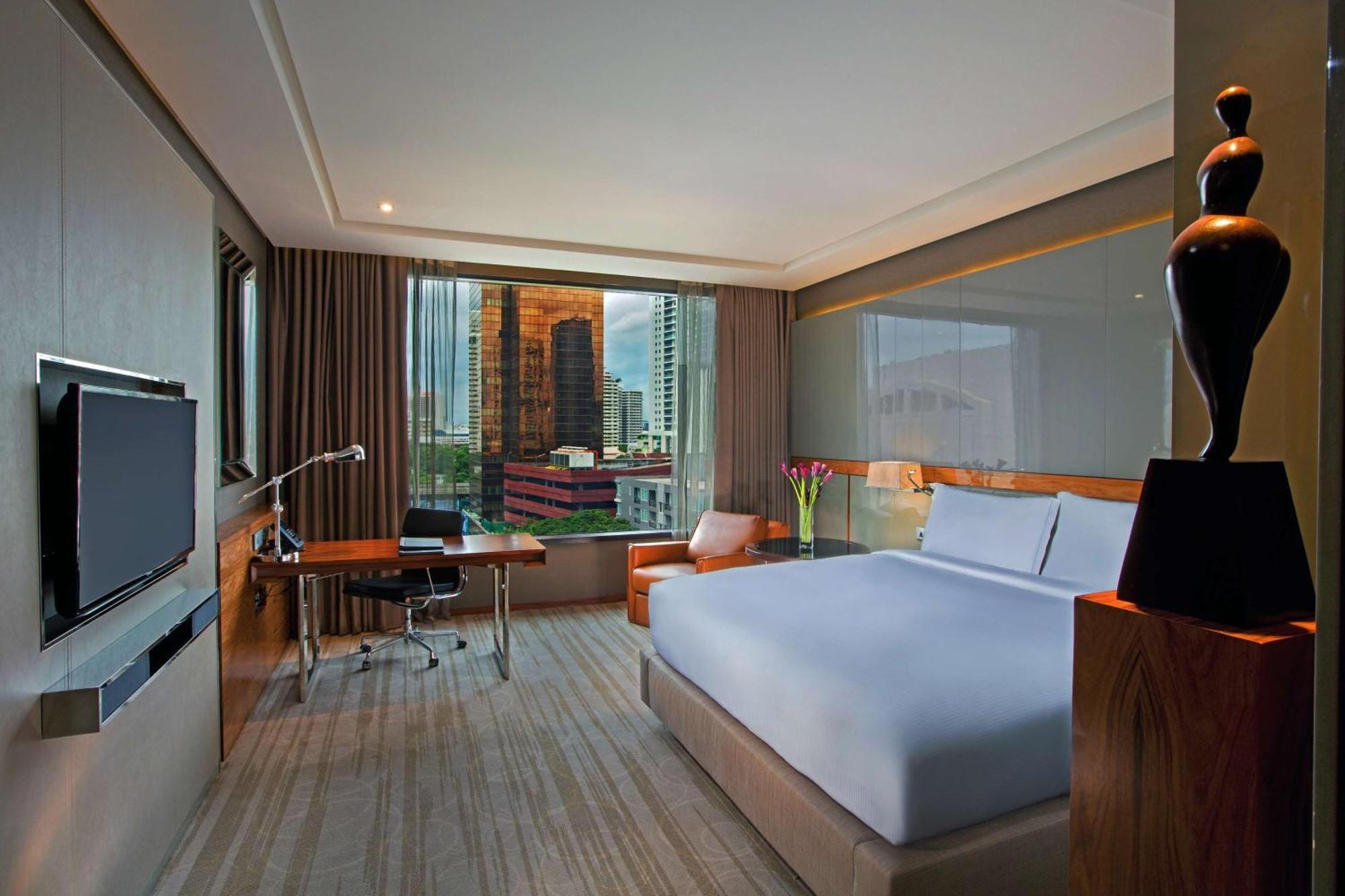Deluxe King Room Mobility Accessible,1622042262:JPEG