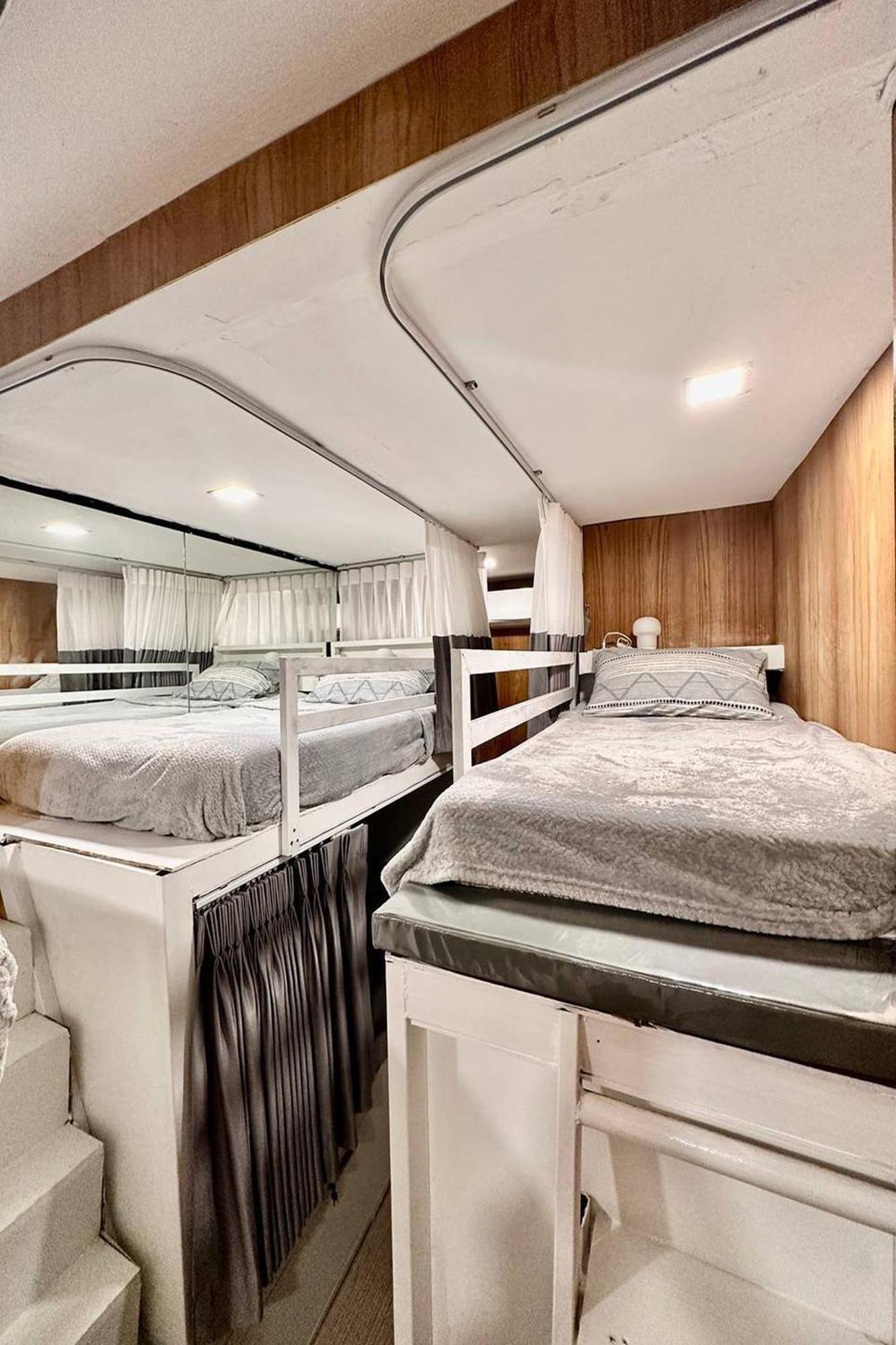 Bed 6-Bed Dormitory Room