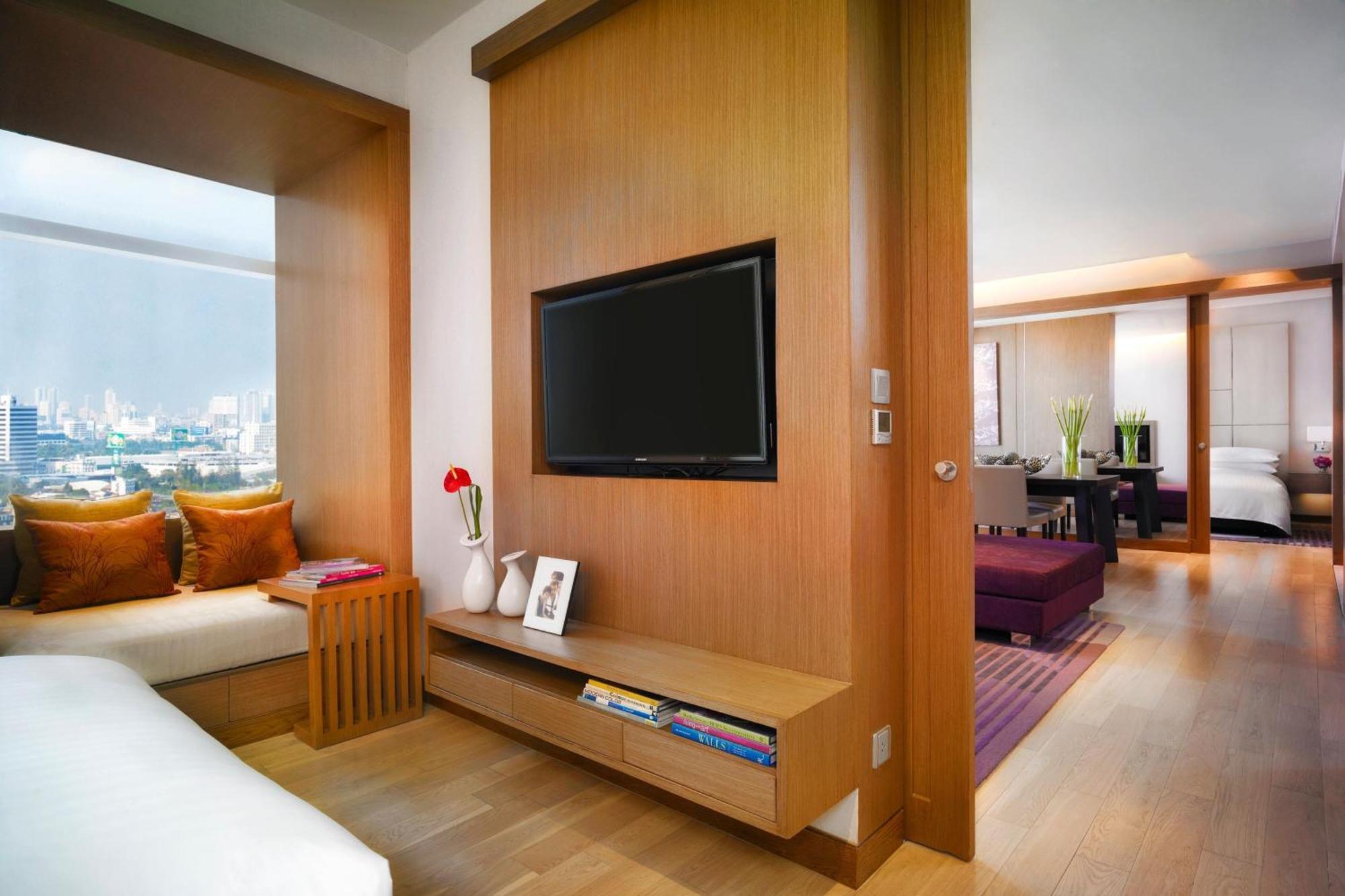 Two-Bedroom Apartment City View